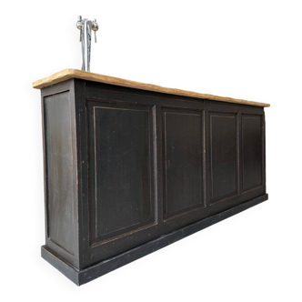 1920s bar counter
