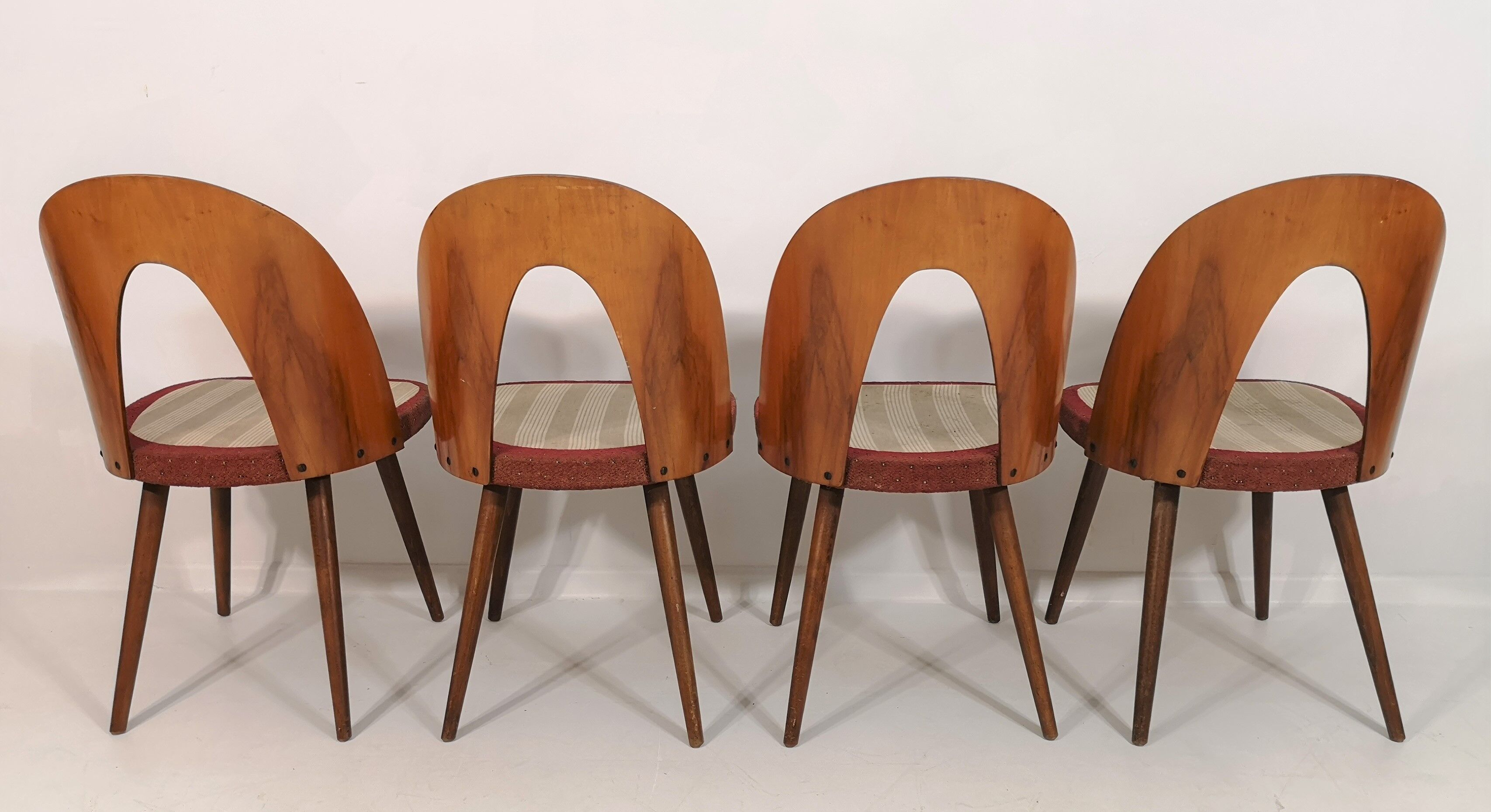Set of 4 dining chairs by Antonín Šuman, 1960s
