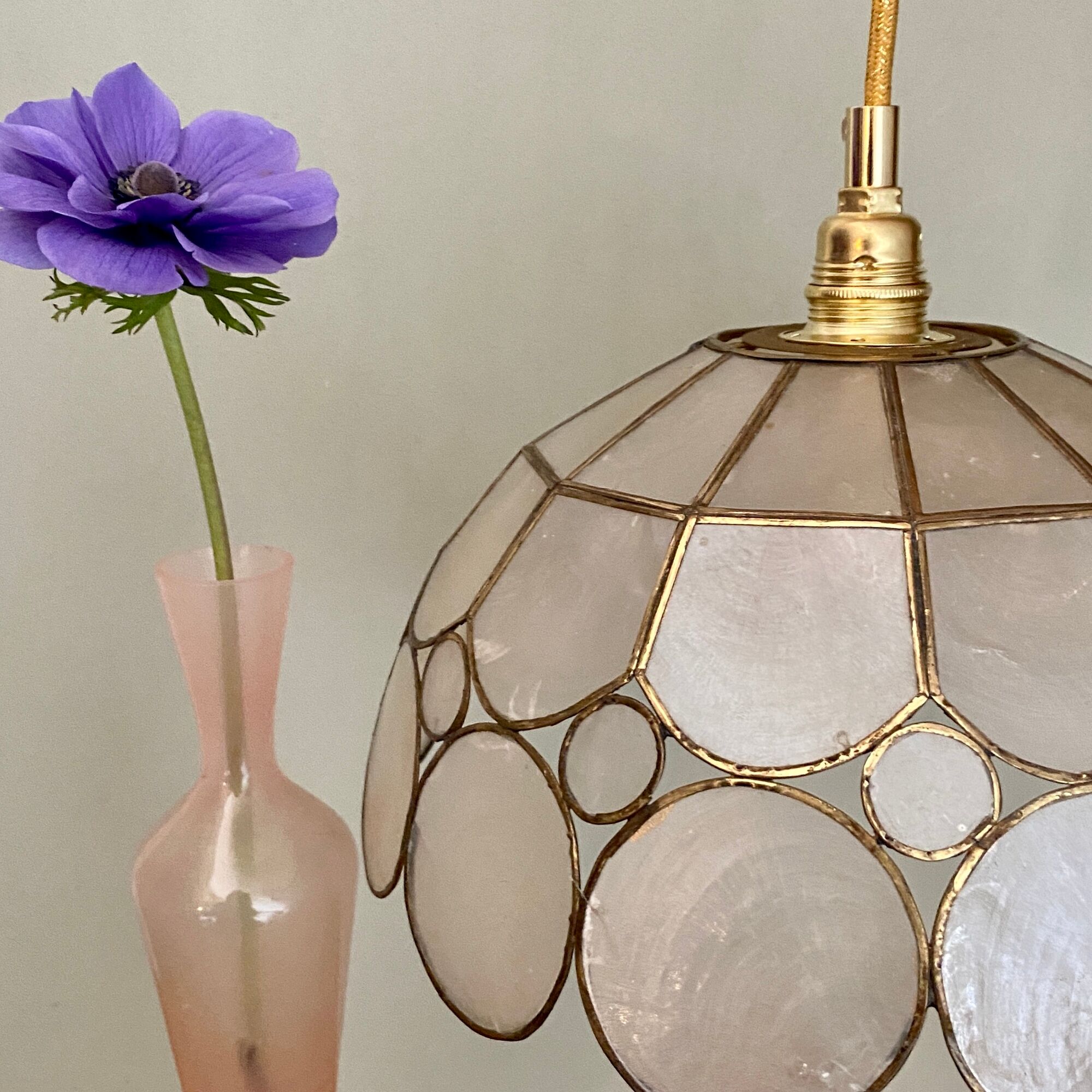 Suspension abat-jour vintage en nacre et laiton