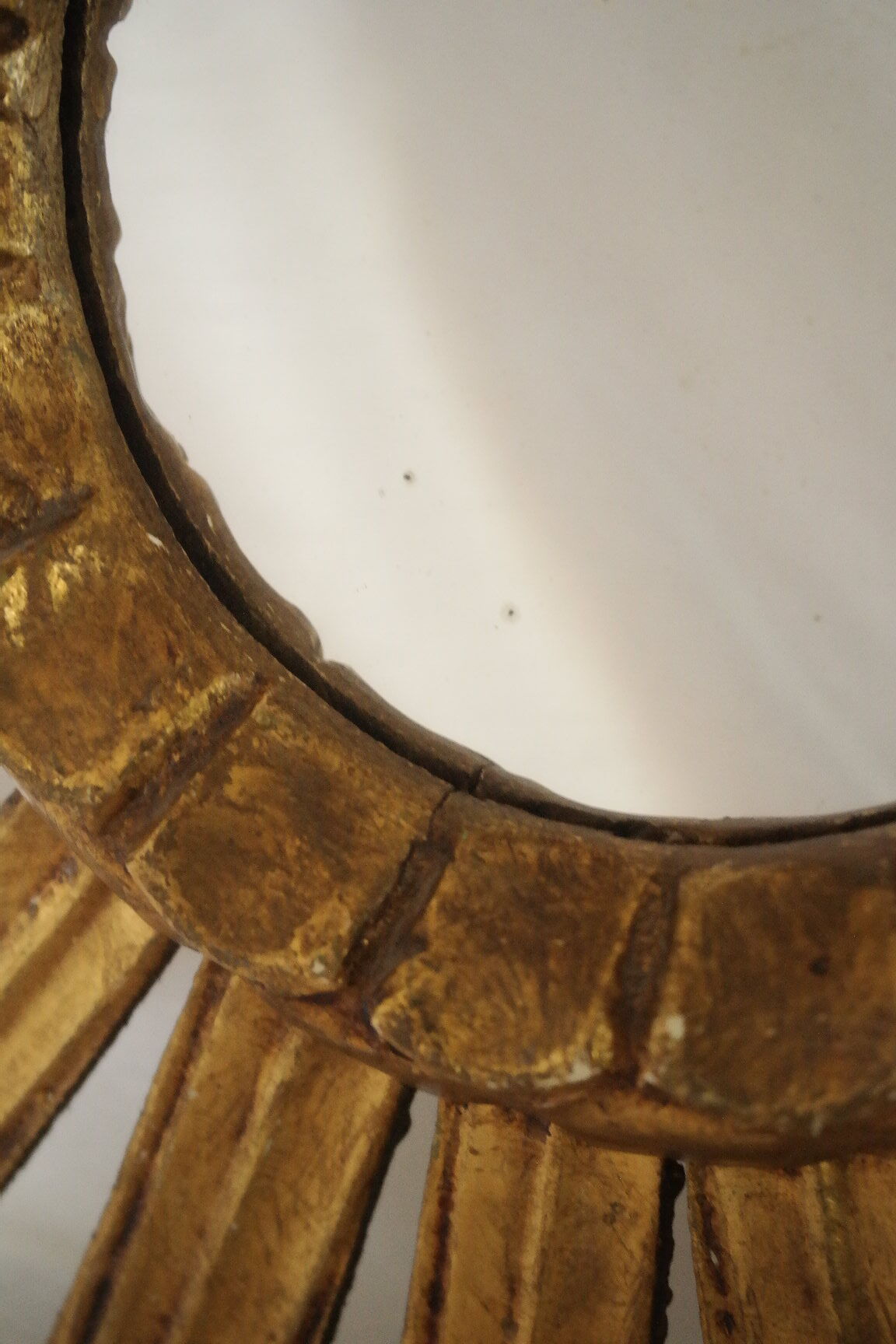 Vintage sun mirror in wood and gold resin 43 cm