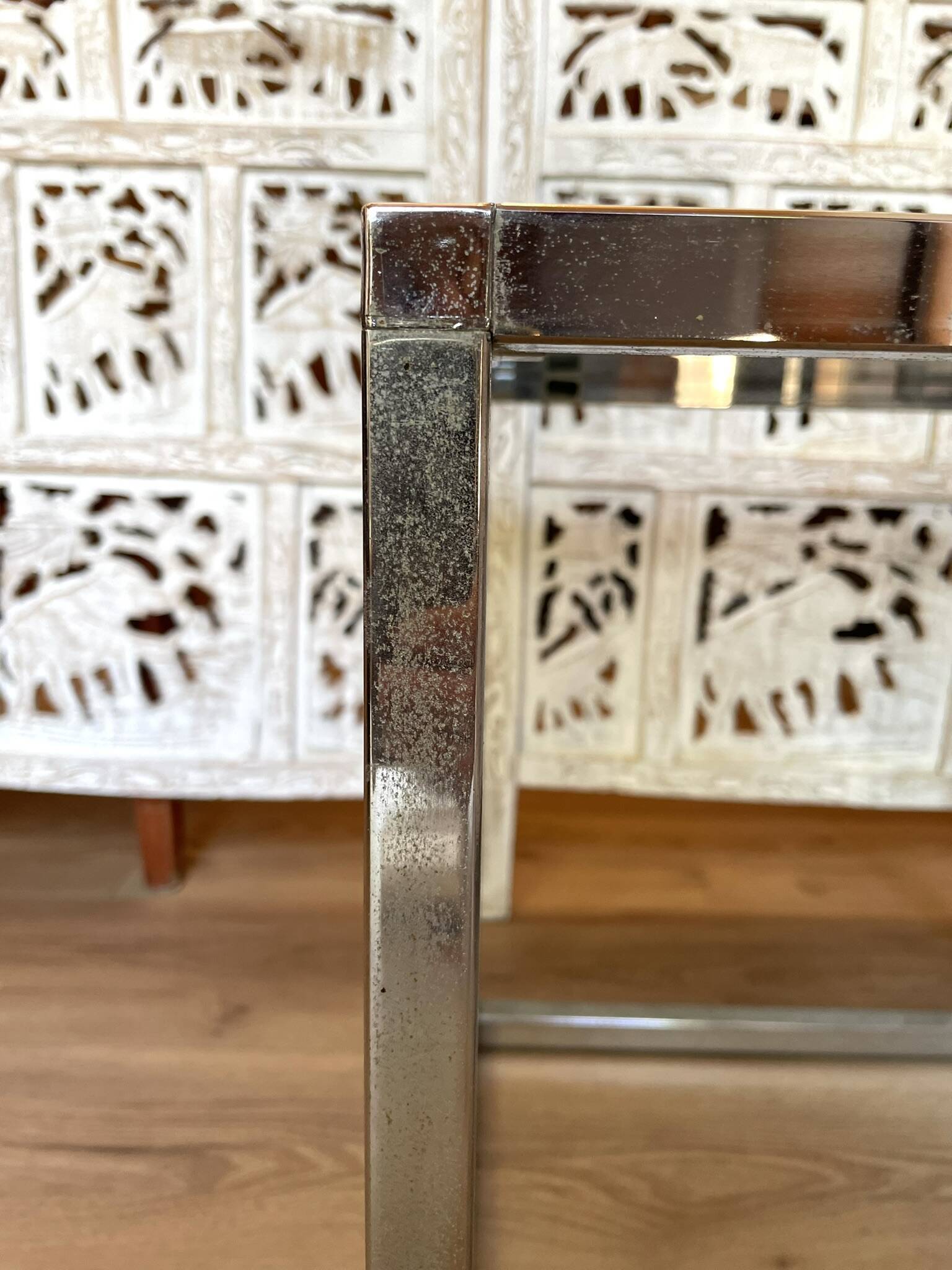Table Basse / Bout de Canapé Vintage 1970 - Structure Chrome & Plateau Verr