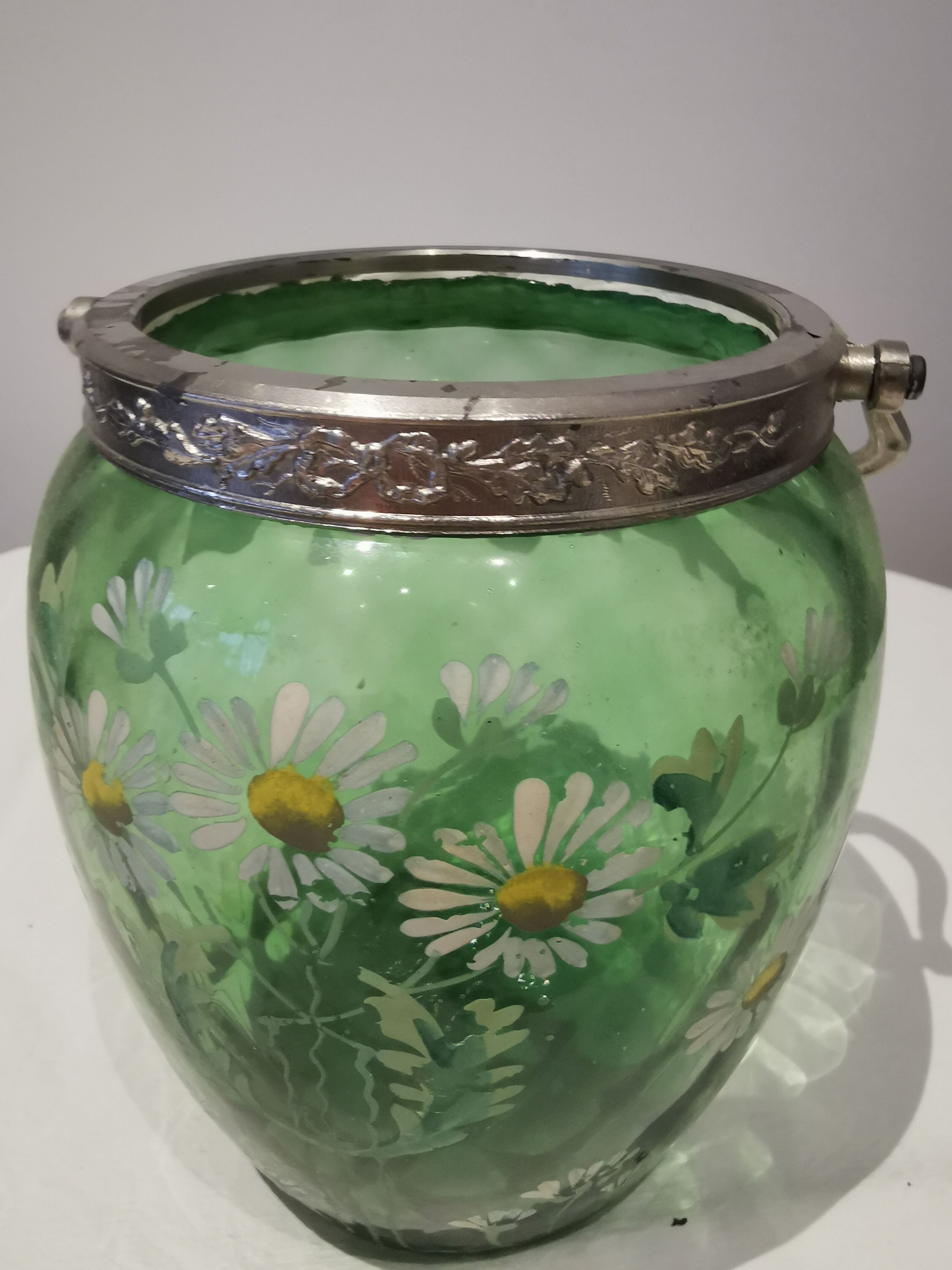 Pot en verre ou vase peint