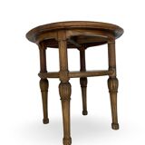 Petite table basse en noyer sculpté années 1920