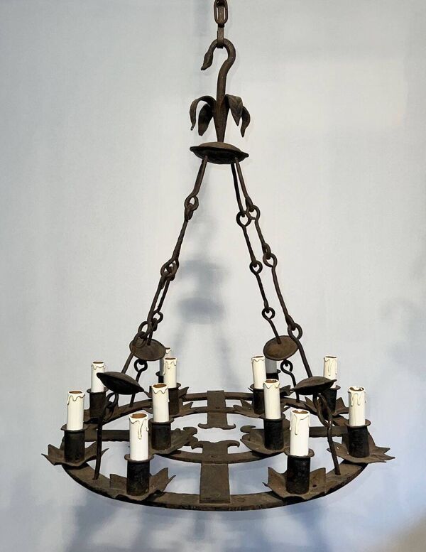 Lustre en fer forgé, 12 lumières, style gothique, travail français