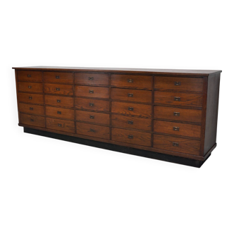 Grand buffet/armoire d'apothicaire/classeur Art déco en chêne hollandais, années 1930