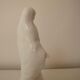 Statue de la Vierge Marie en porcelaine blanche