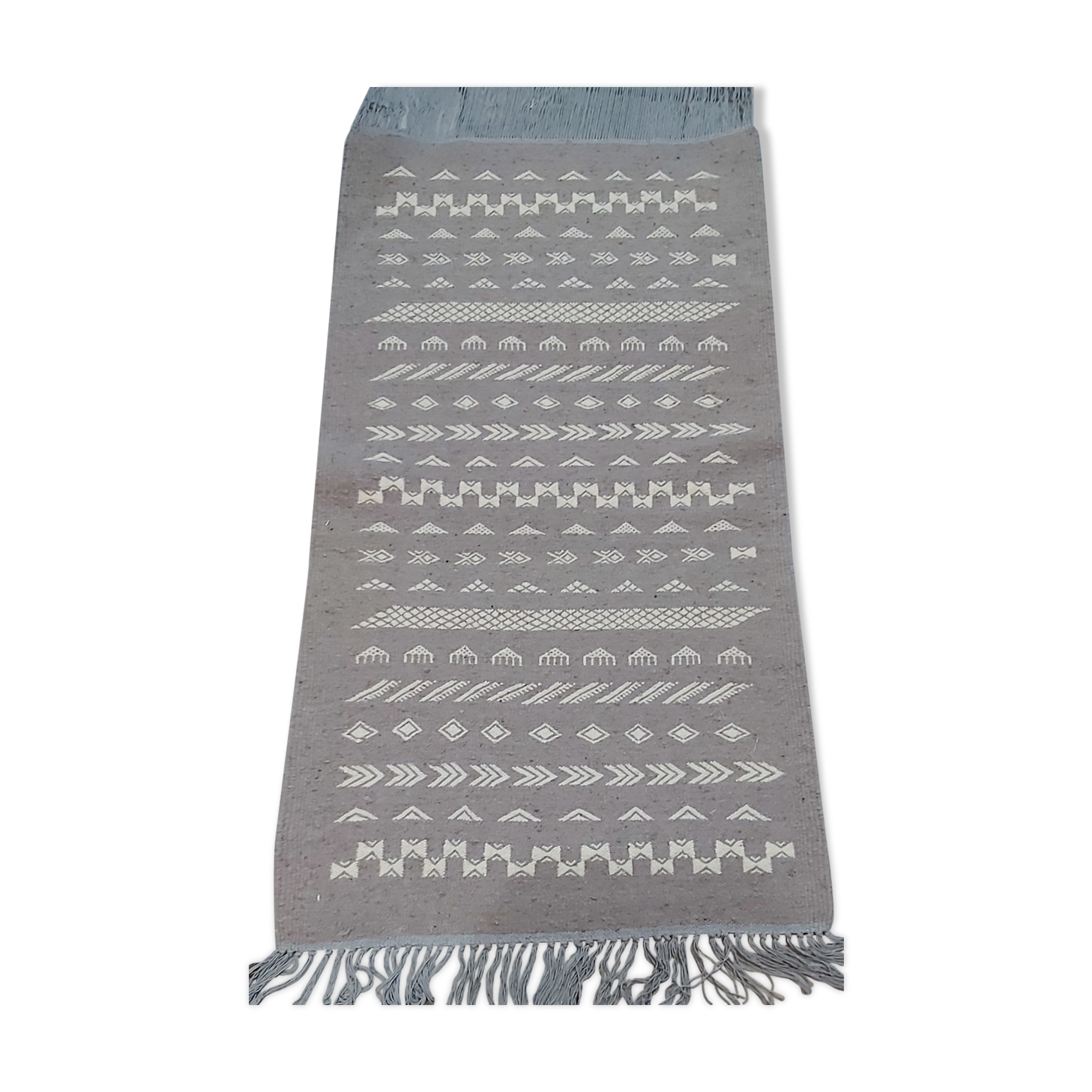 Hand-made grey and white wool rug 138x72cm