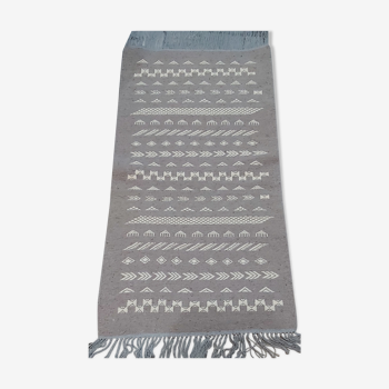Hand-made grey and white wool rug 138x72cm