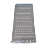 Tapis gris et blanc fait main en pure laine 138x72cm
