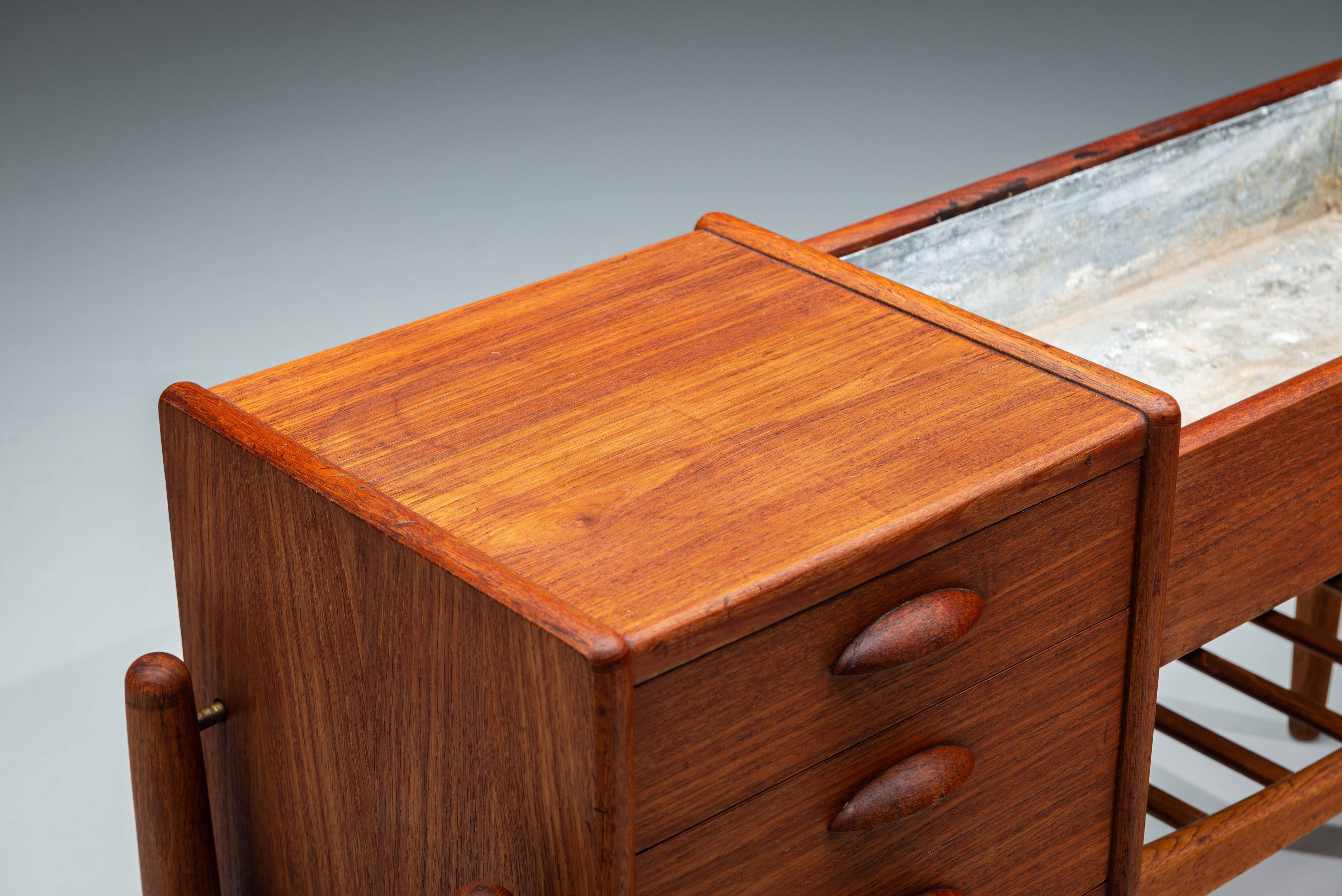 No. 36 teak planter by Arne Wahl Iversen for Vinde Møbelfabrik