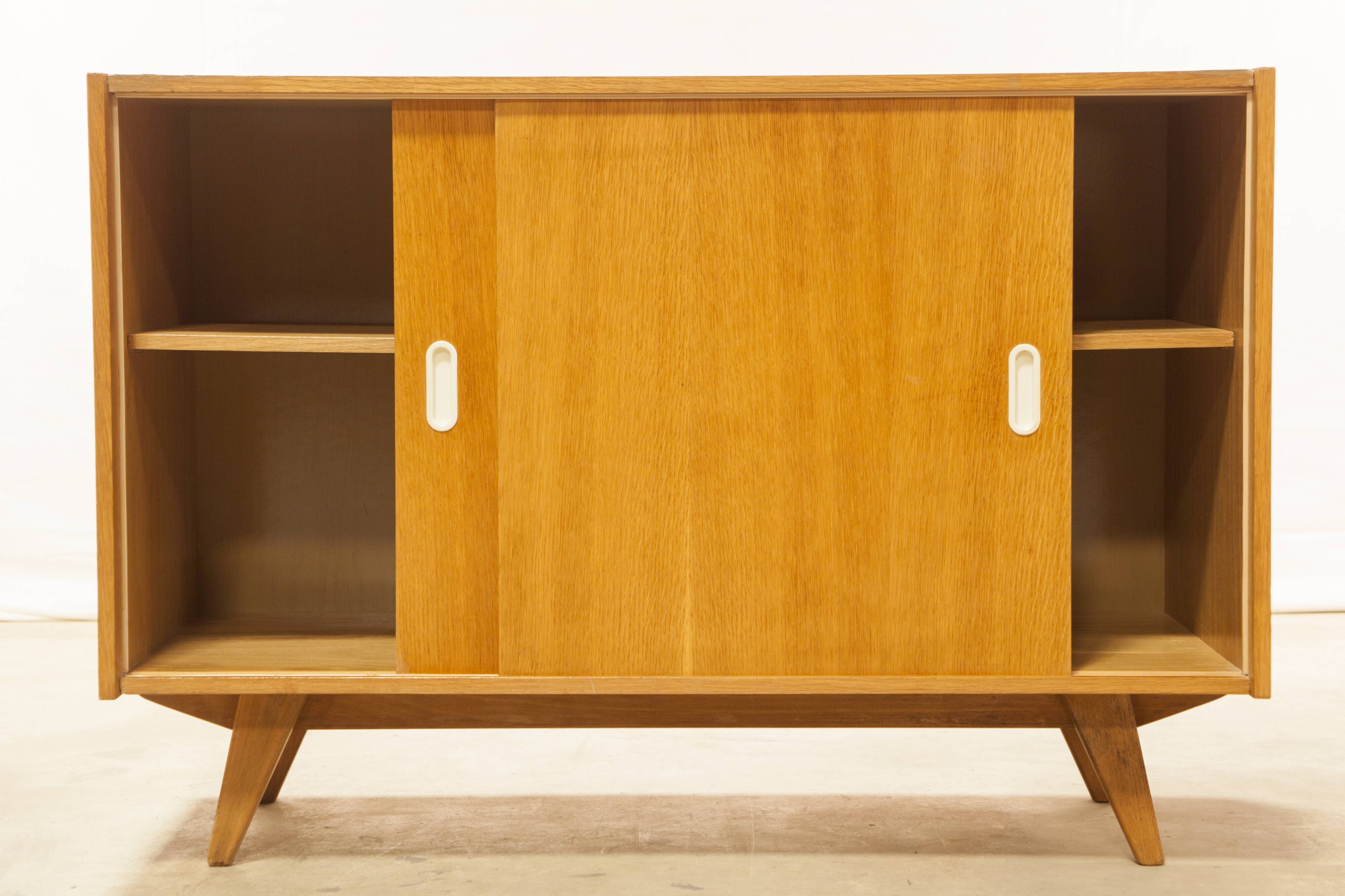 Buffet  U 452 Jiri Jiroutek 1960 Interier Praha