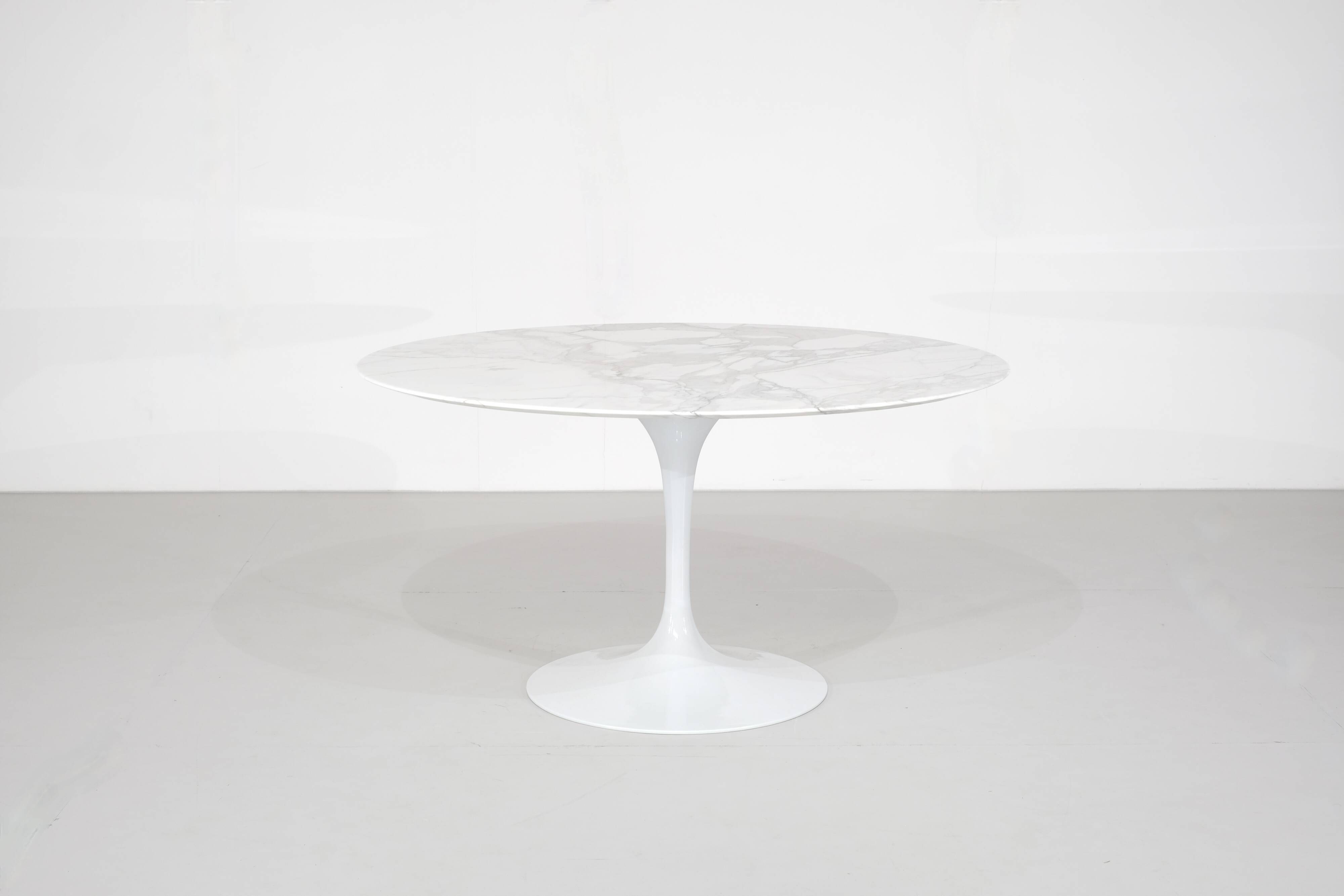 Tulip dining table by Eero Saarinen for Knoll International - 1960s
