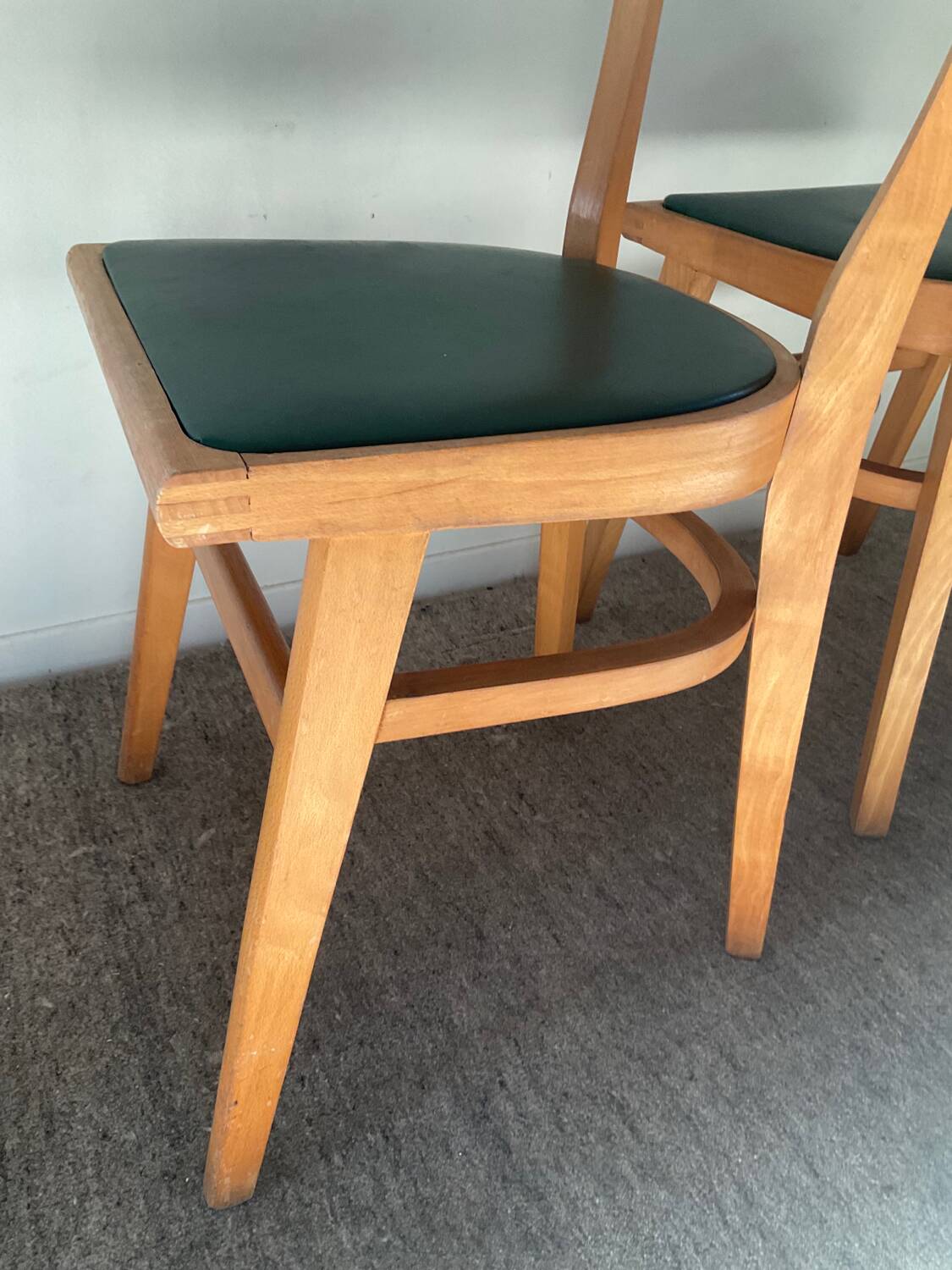 Paire de chaises scandinaves en hêtre massif