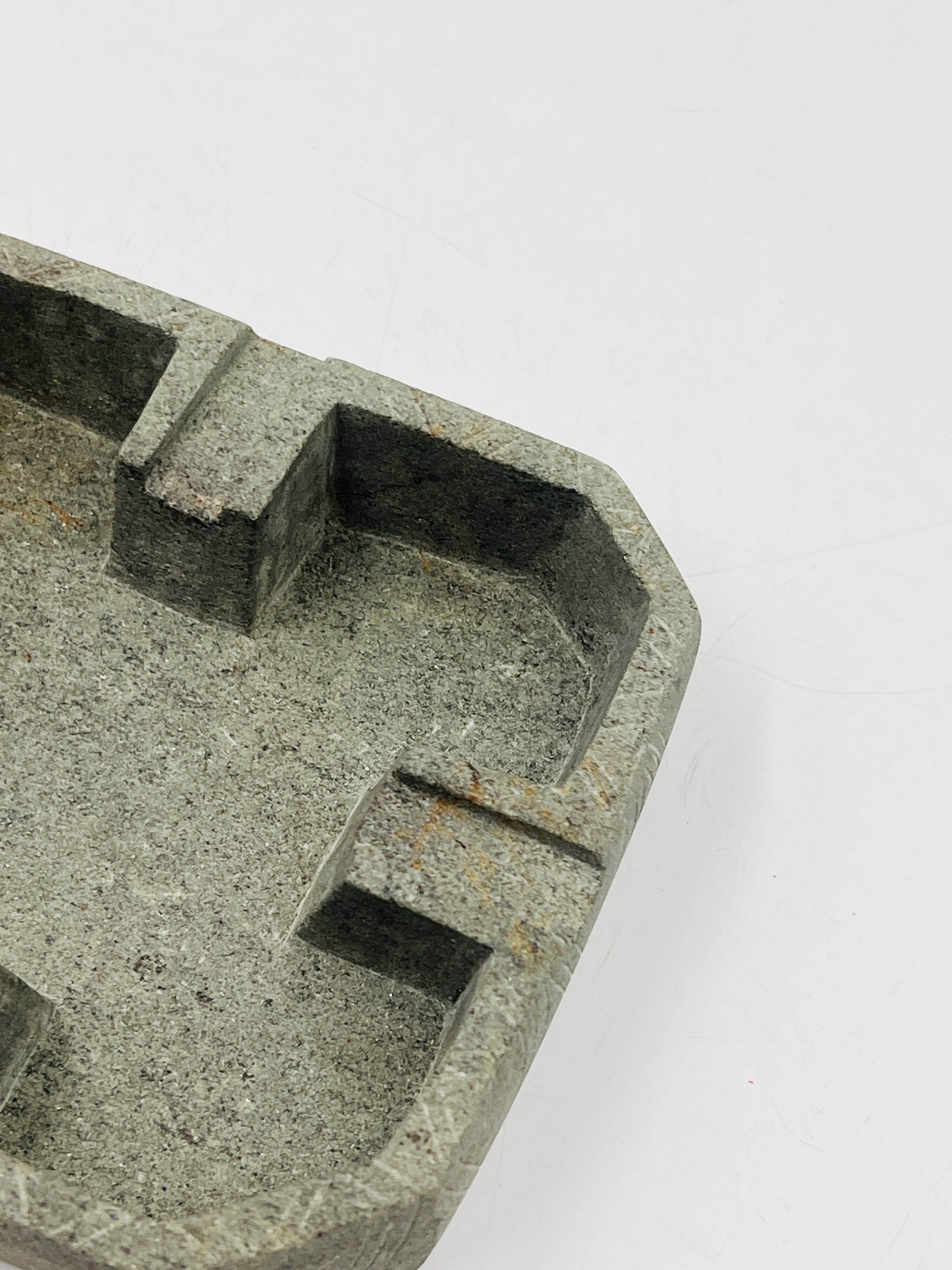 Mineral brutal ashtray