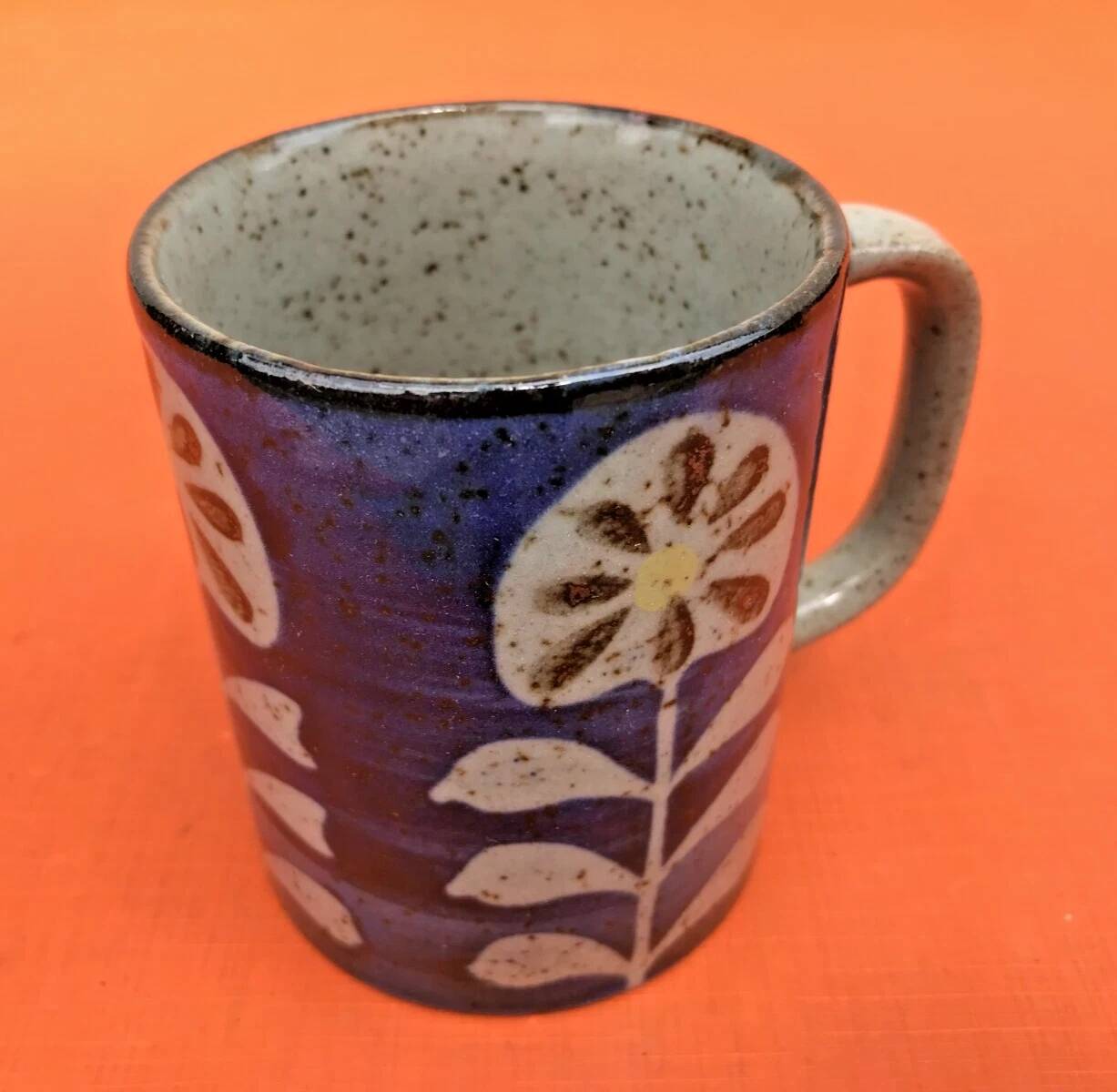 2 Tasses / Mugs   Céramique émaillée Décor floral