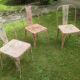 Ensemble de 3 chaises de jardin empilables inspirées de Tolix du début du 20e siècle.