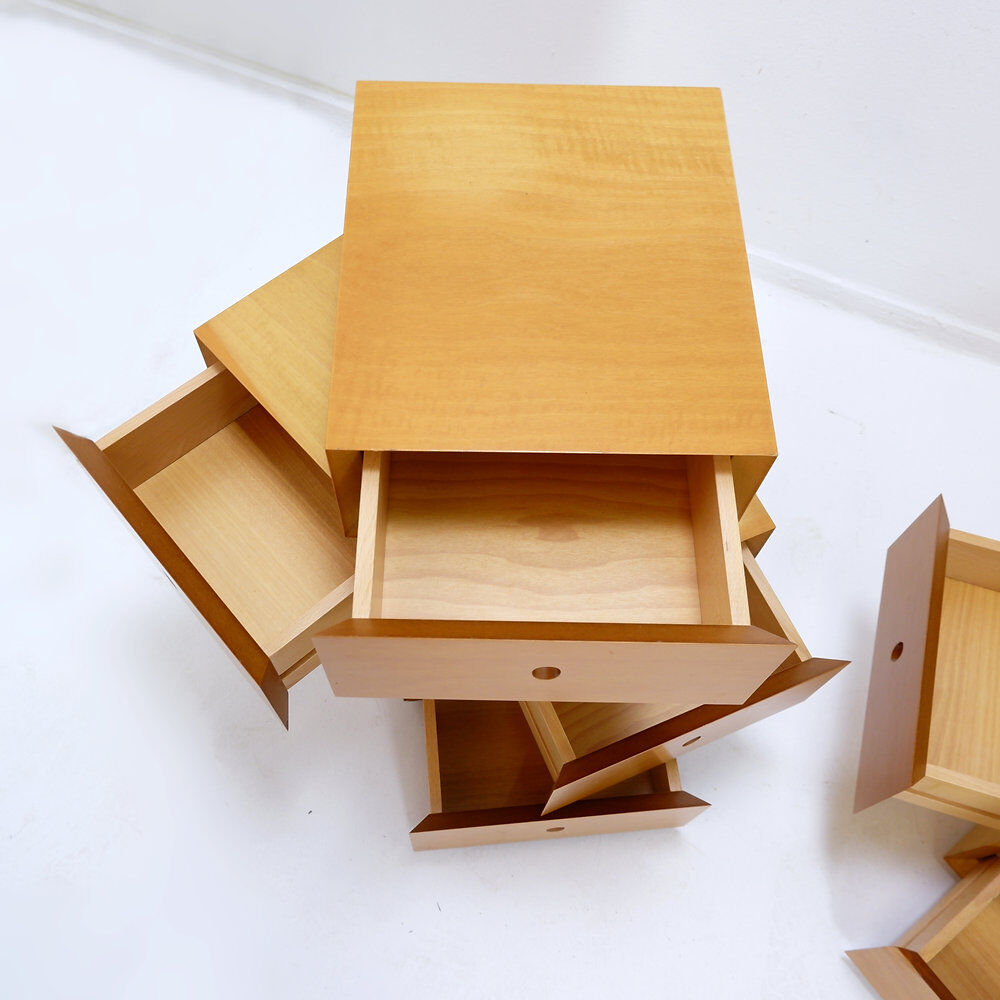 Paire de petits chiffonniers sculpturaux pivotants. Espagne, années 1990.