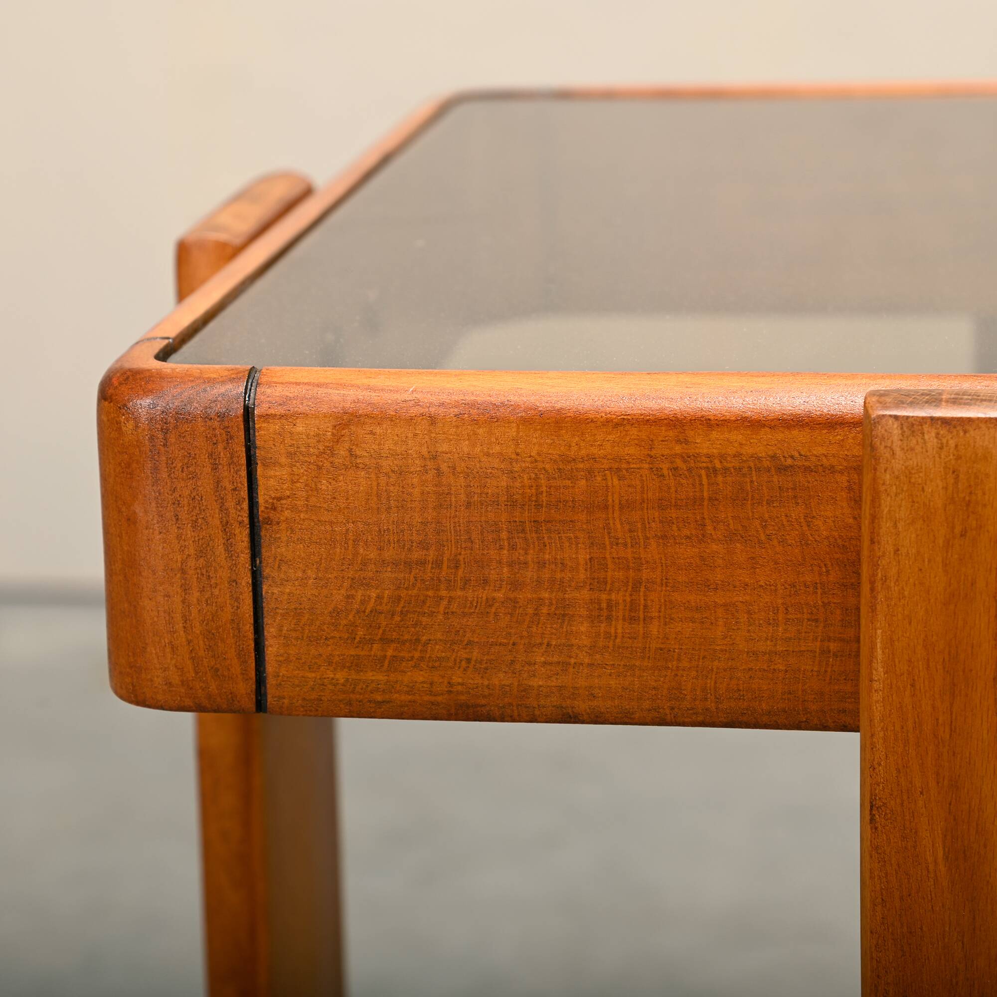 Gianfranco Frattini Nesting Tables in stained wood for Cassina and Meblo, 1