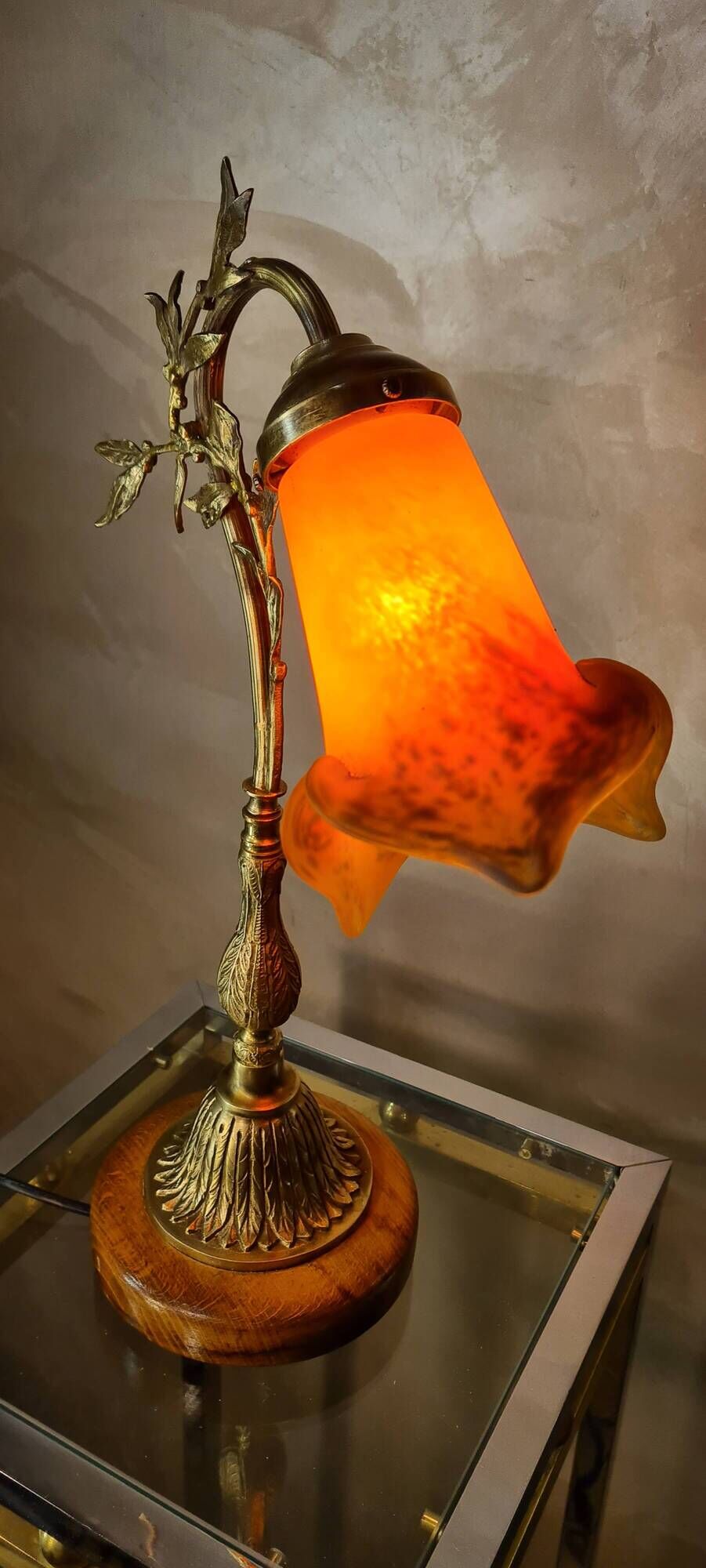 Bronze lamp on blond oak base, art nouveau with tulip, 45x30
