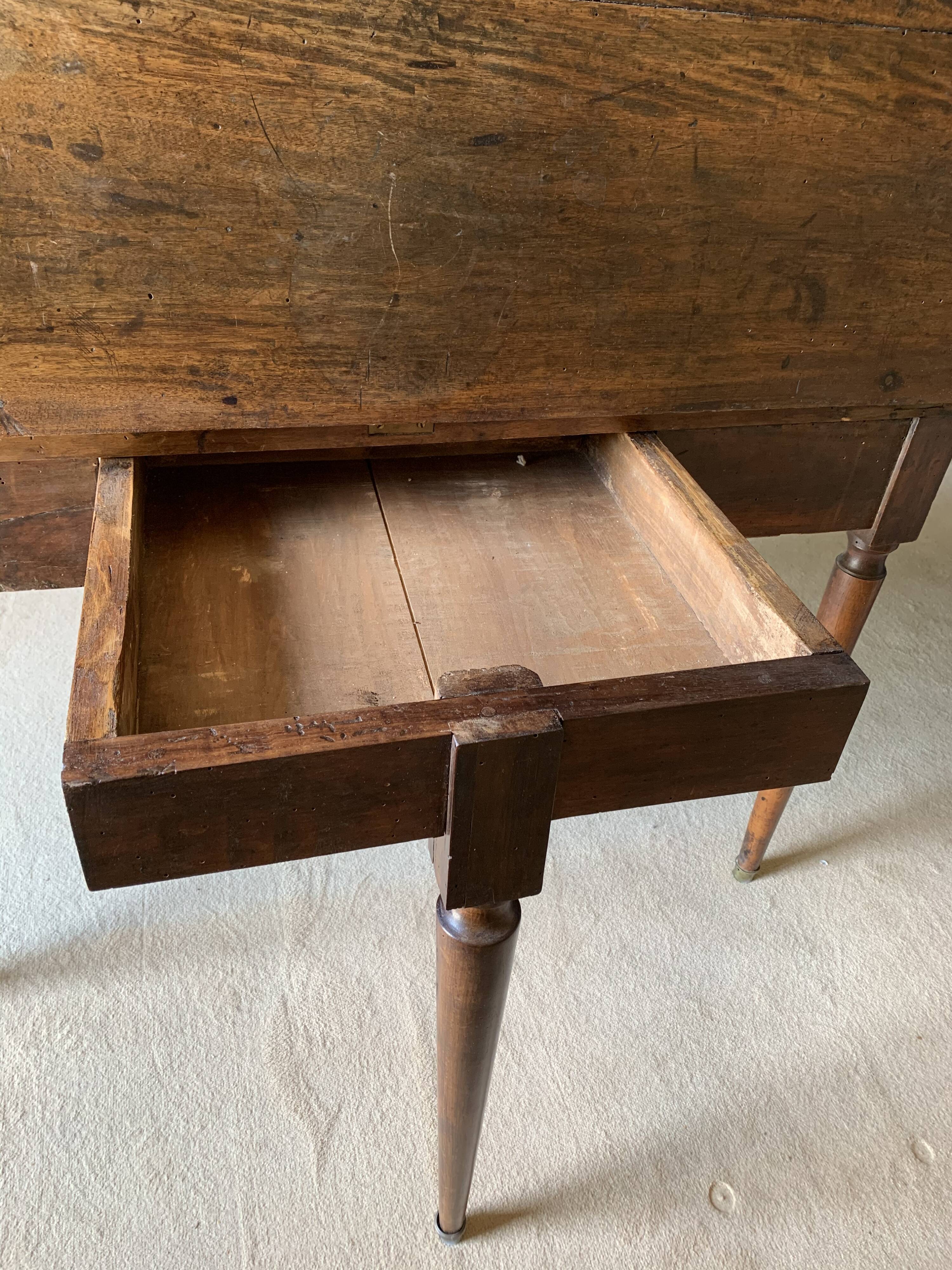 Table demi-lune en noyer
