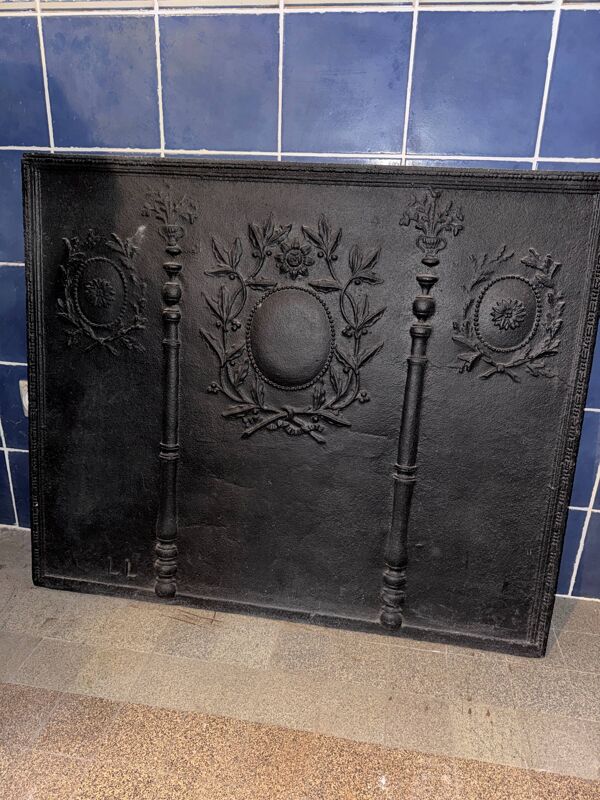Plaque de cheminée ancienne Empire Directoire vers 1800 fonte décor révolut