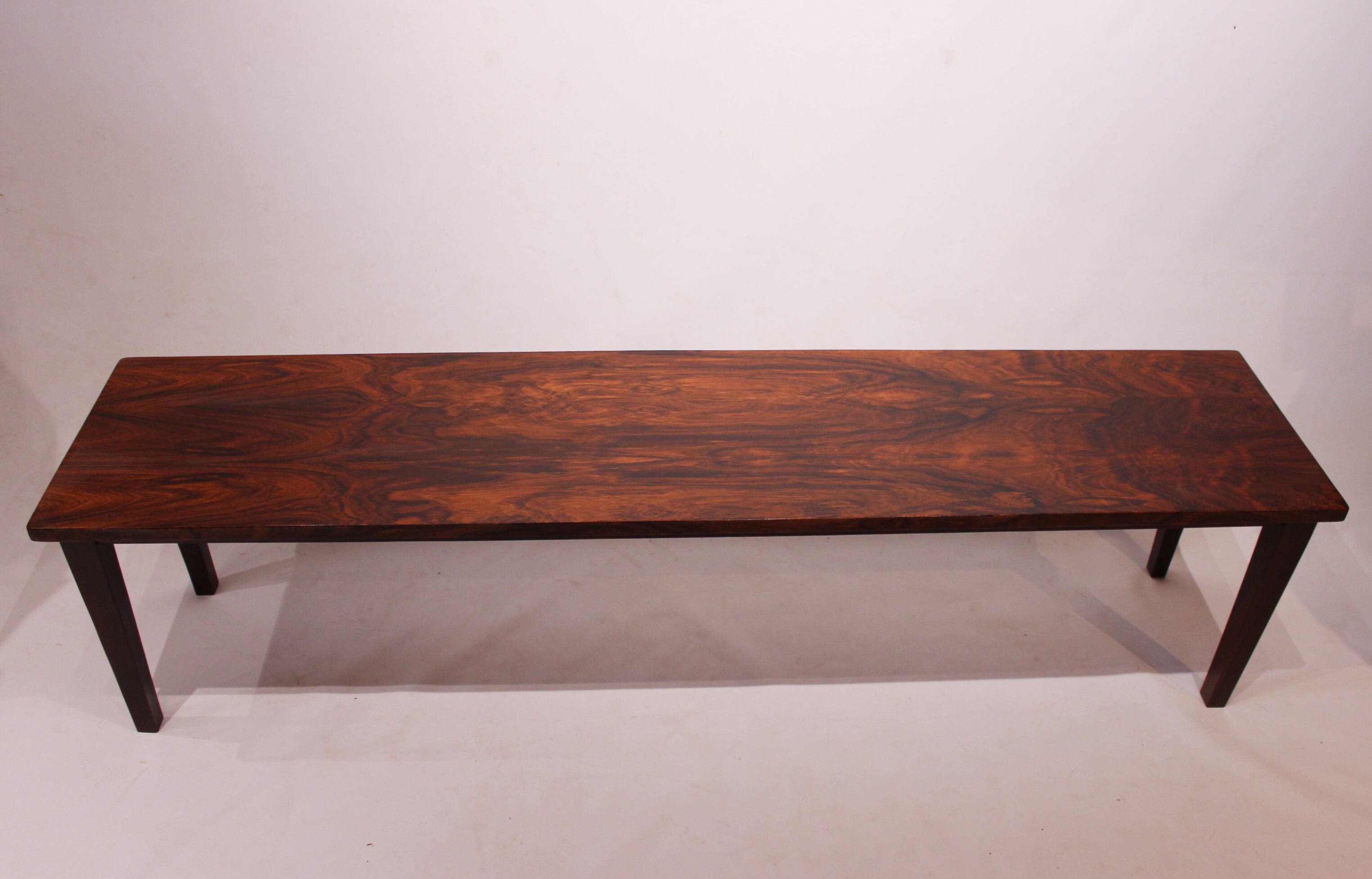 Table basse en bois de rose de conception danoise des années 1960