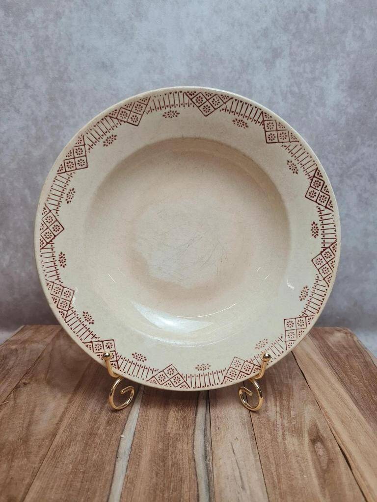 Antique Gien plate in earthenware, brown geometric design – country spirit