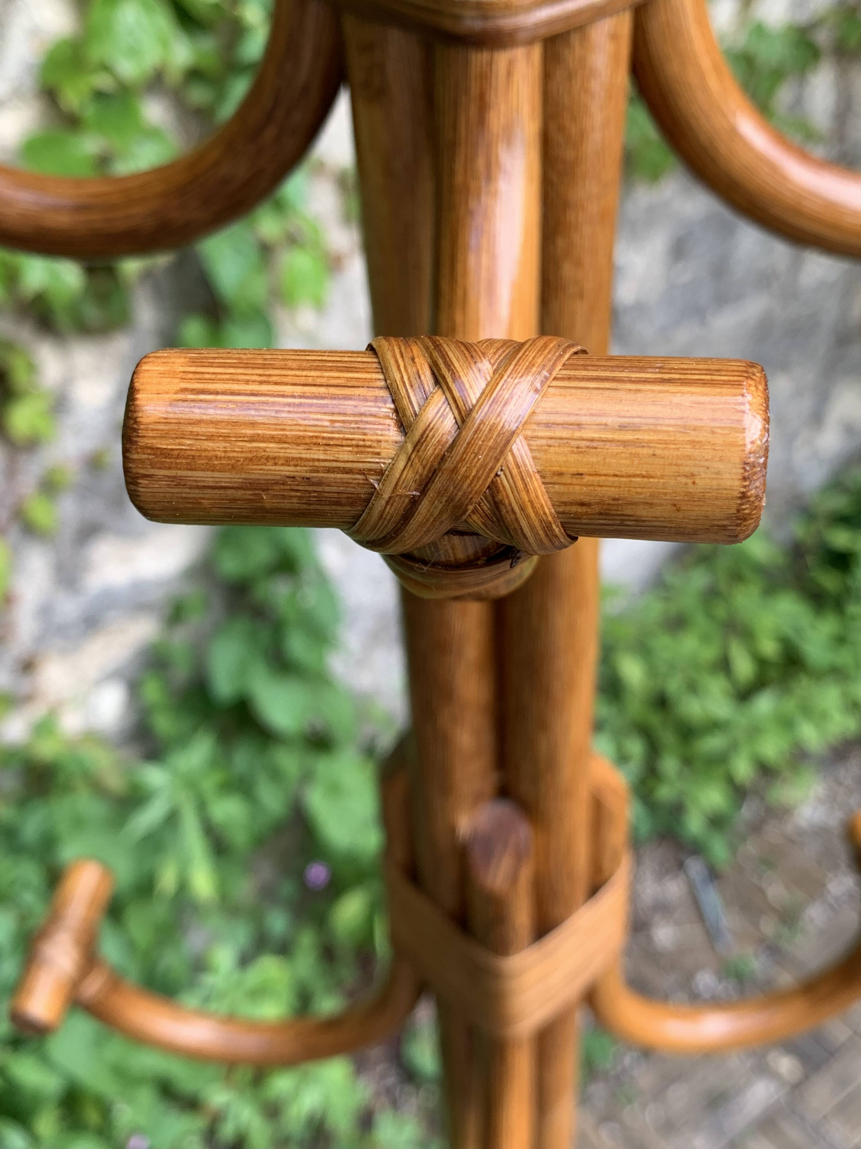 Perroquet portemanteau en rotin vintage 1970