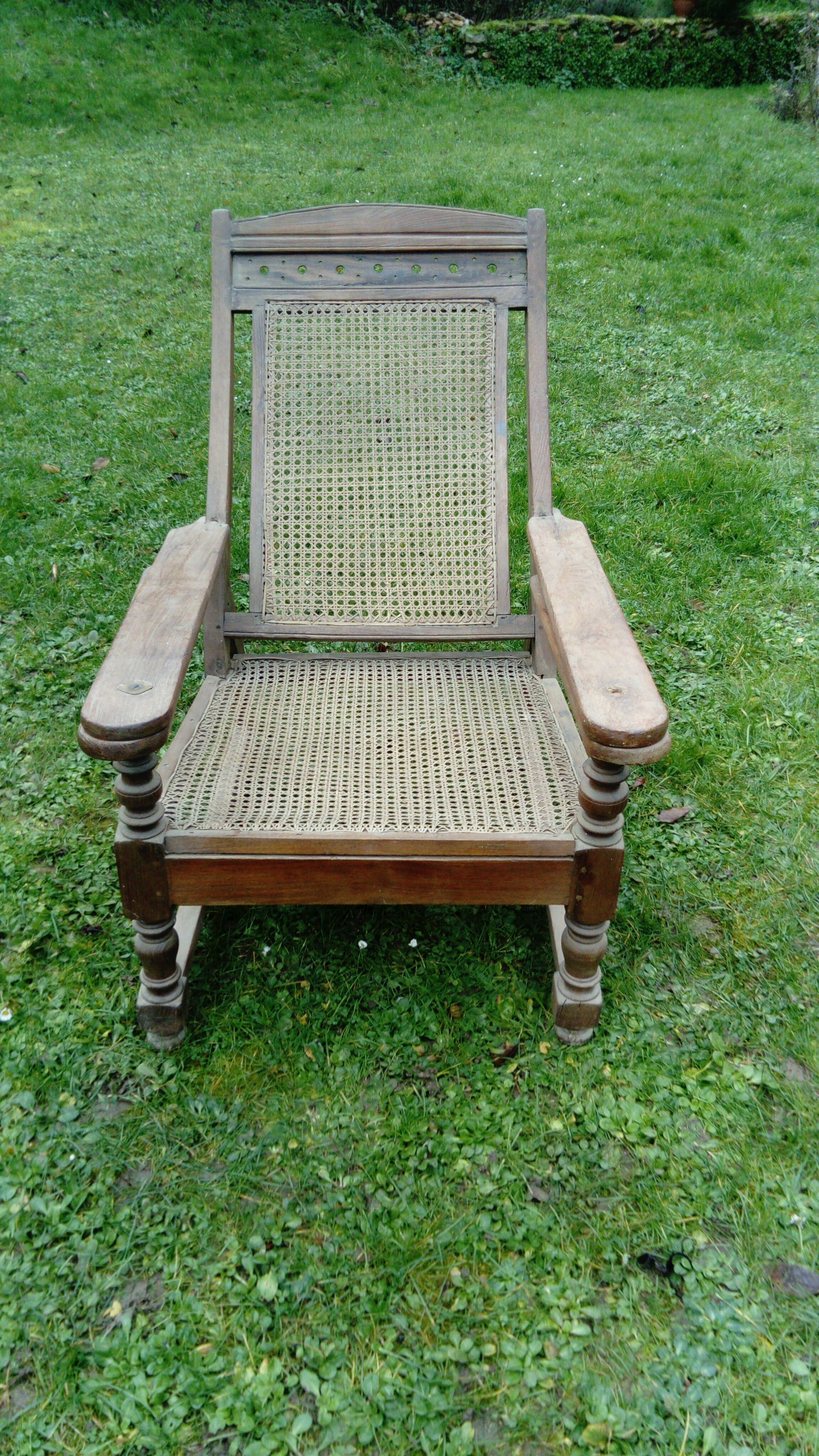 Fauteuil colonial avec repose pieds