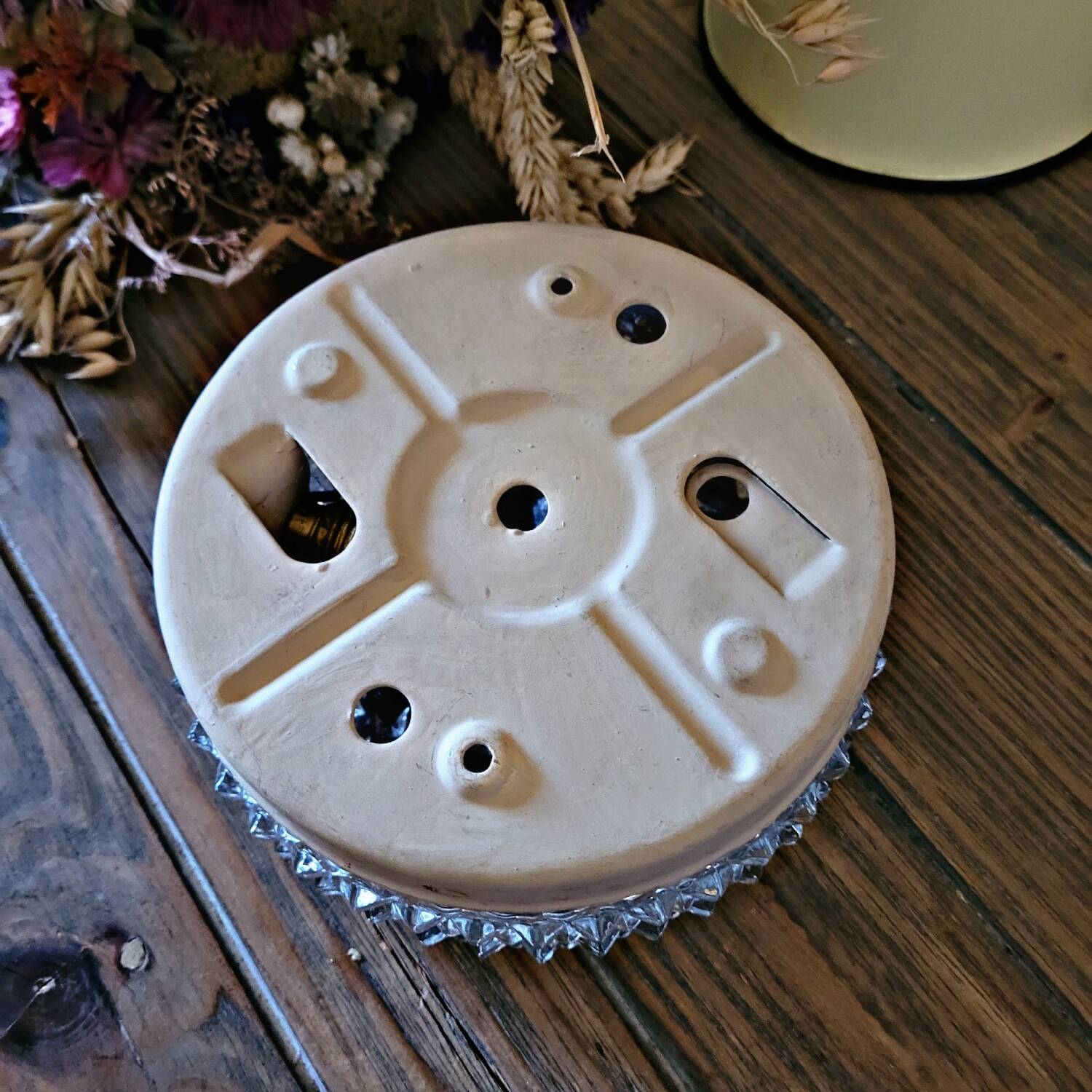 Small vintage wall or ceiling light in molded glass with diamond point pattern