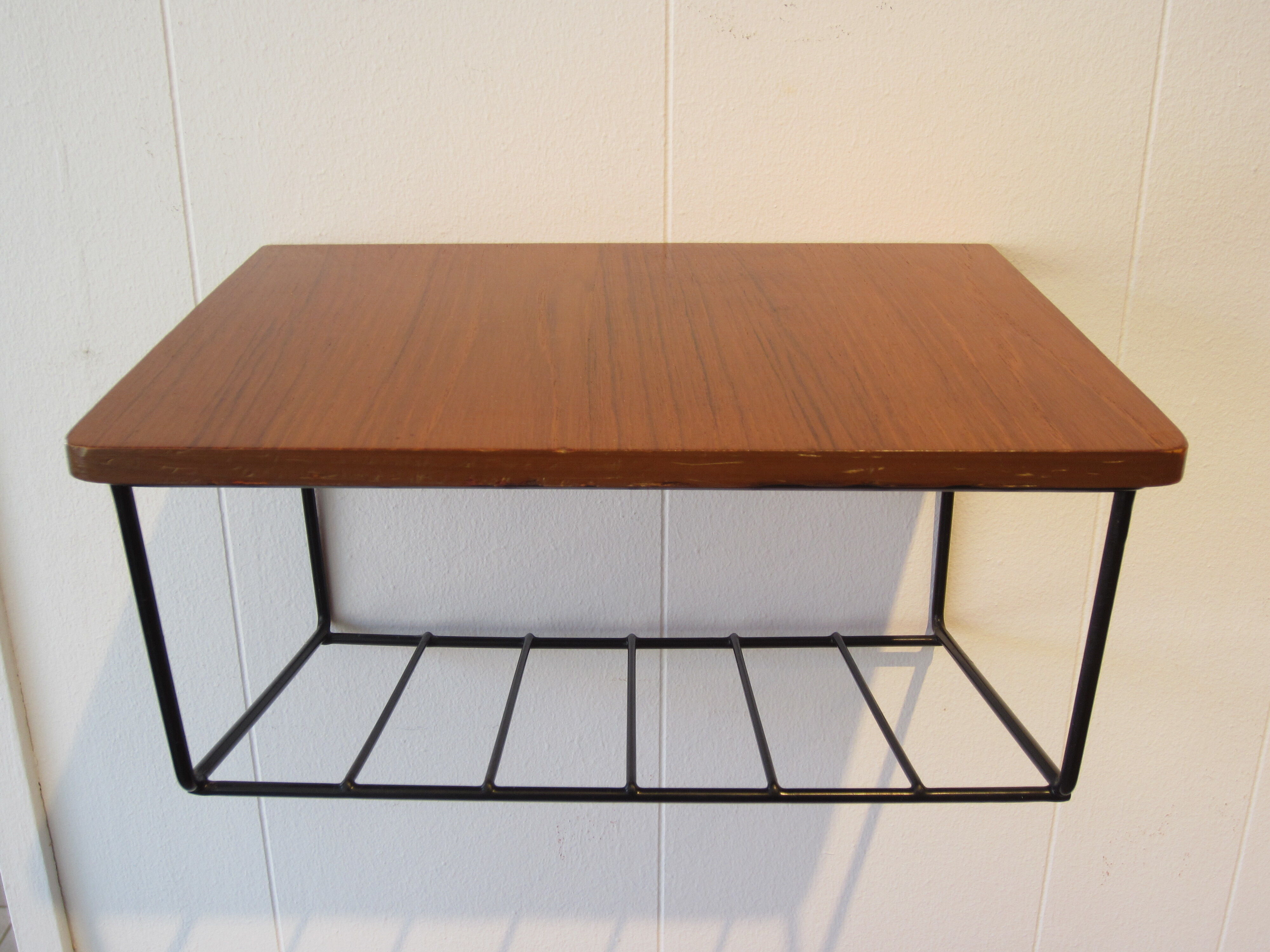 Scandinavian String type wall shelf