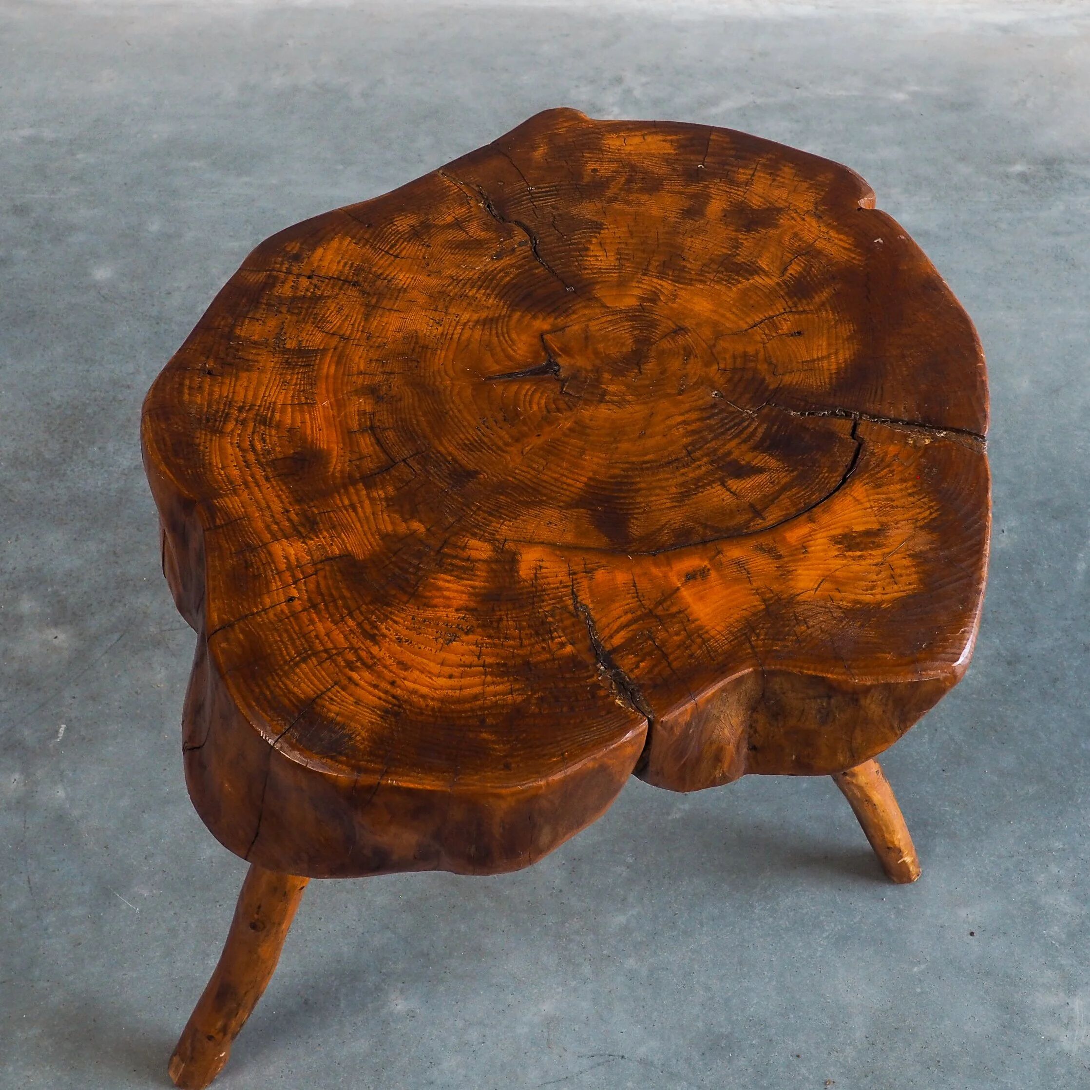 Table d'appoint en bois d'orme français vintage