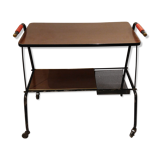 Red scoubidou handles wheeled serving table