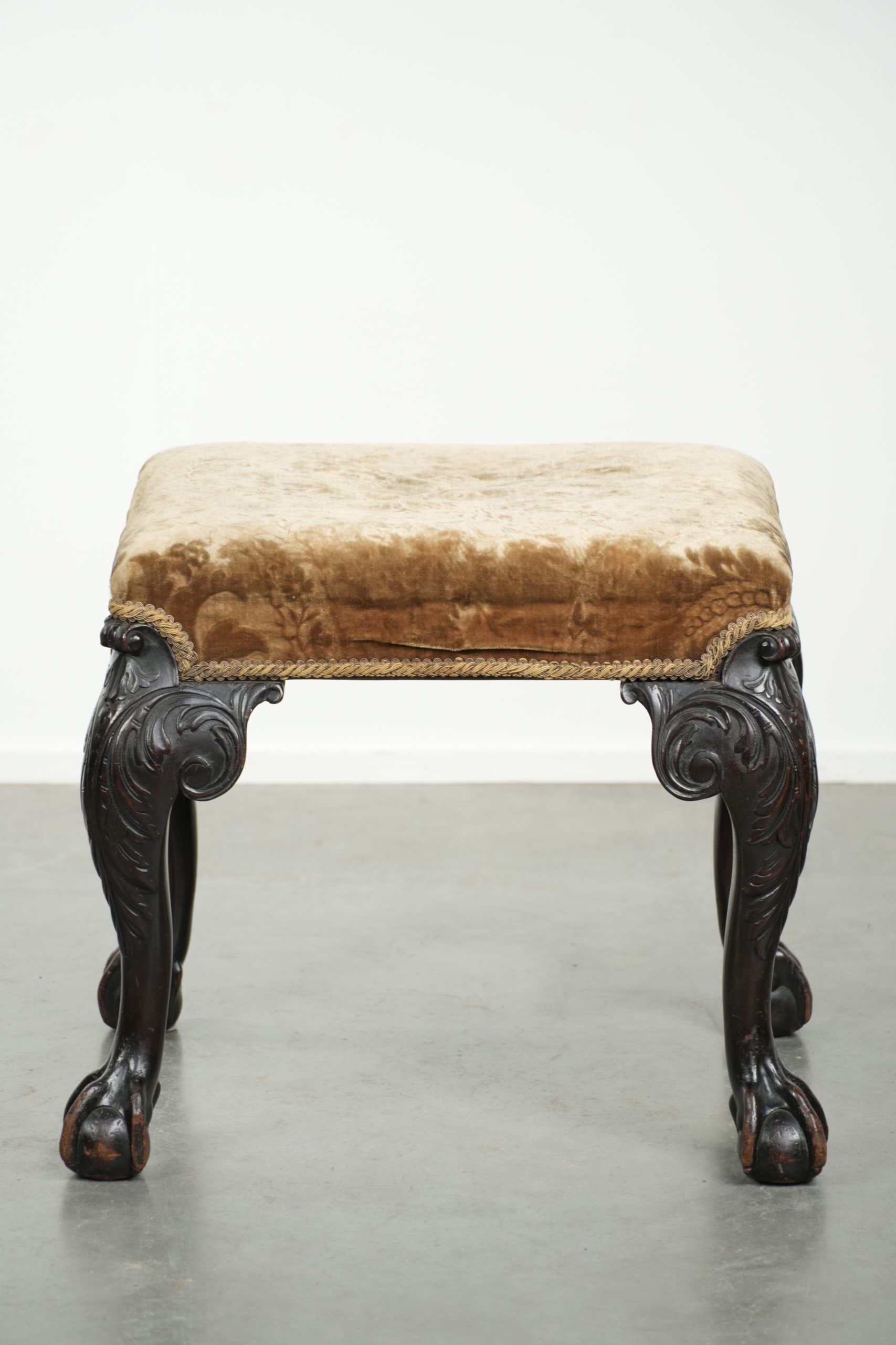 Siège / ottoman néerlandais antique du XVIIIe siècle en tissu velours