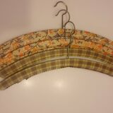 Set of 4 vintage hangers 70's wood covered with plastic fabric 2 tartan pattern scottish tiles beige camel brown vintage