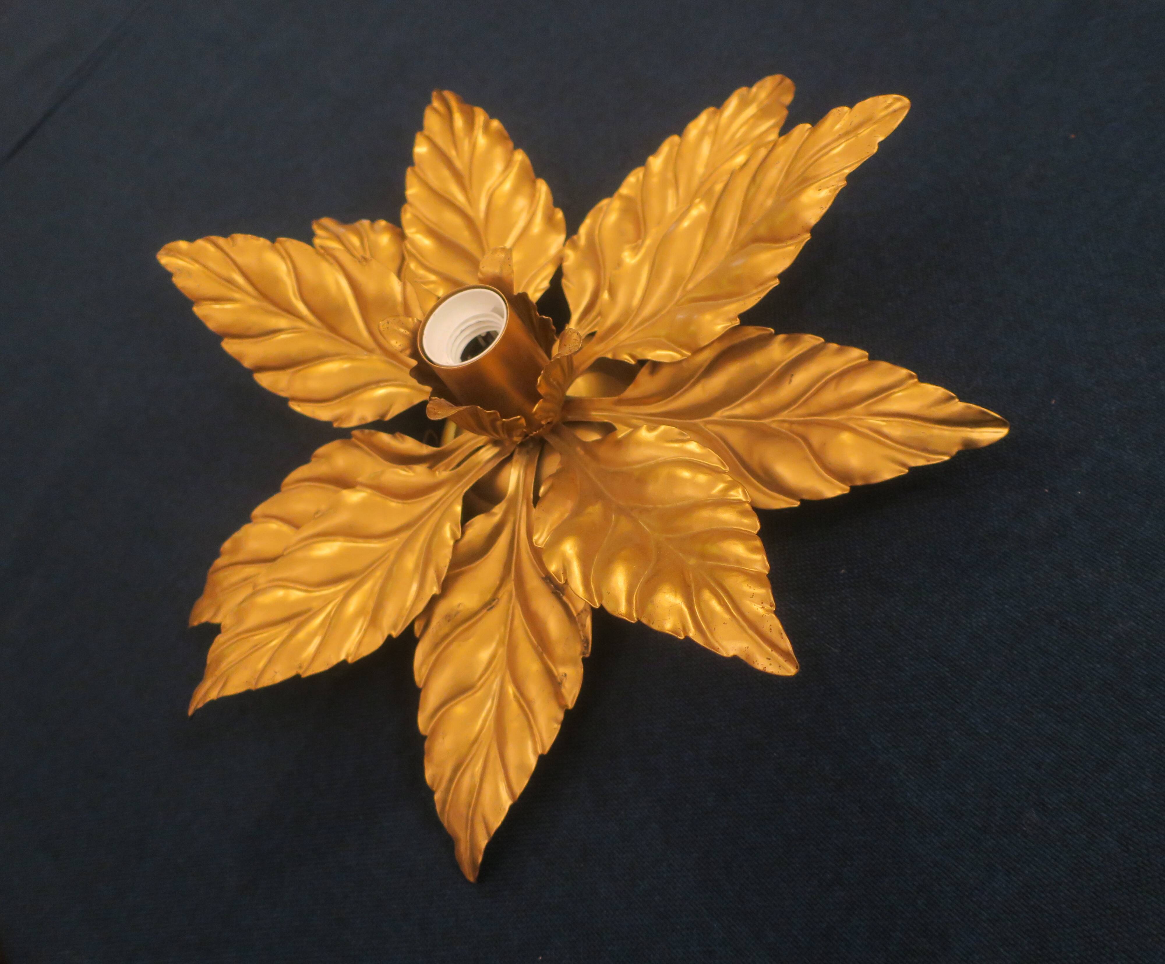 Plafonnier florentin en métal doré du milieu du siècle par Hans Kögl, années 1960