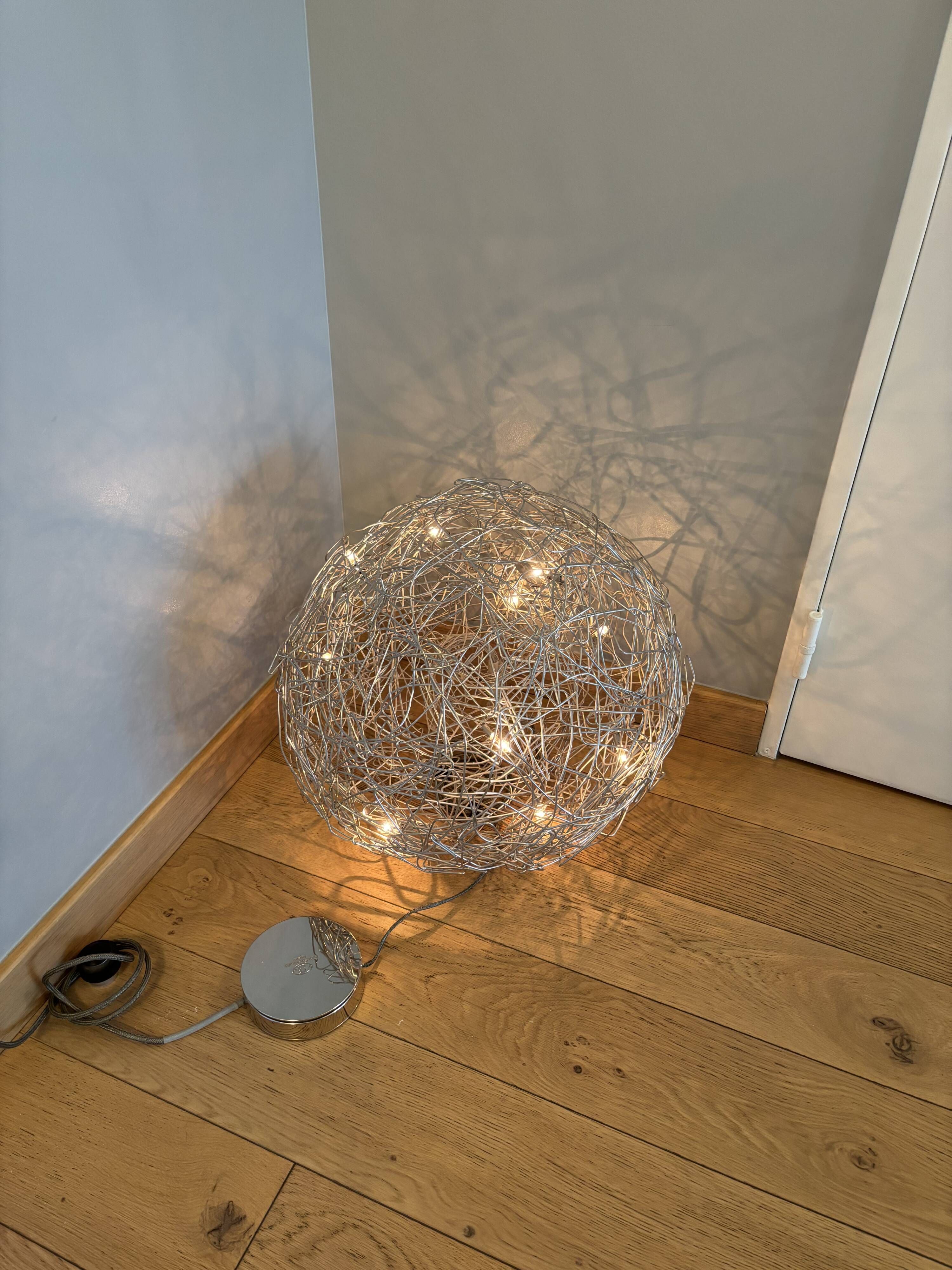 Wire Lamp Terra by Catellani & Smith in silver, diameter 50.