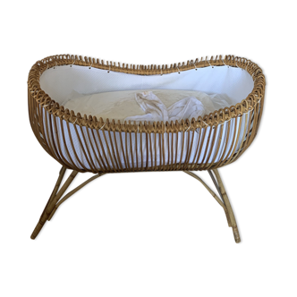 Rattan cradle