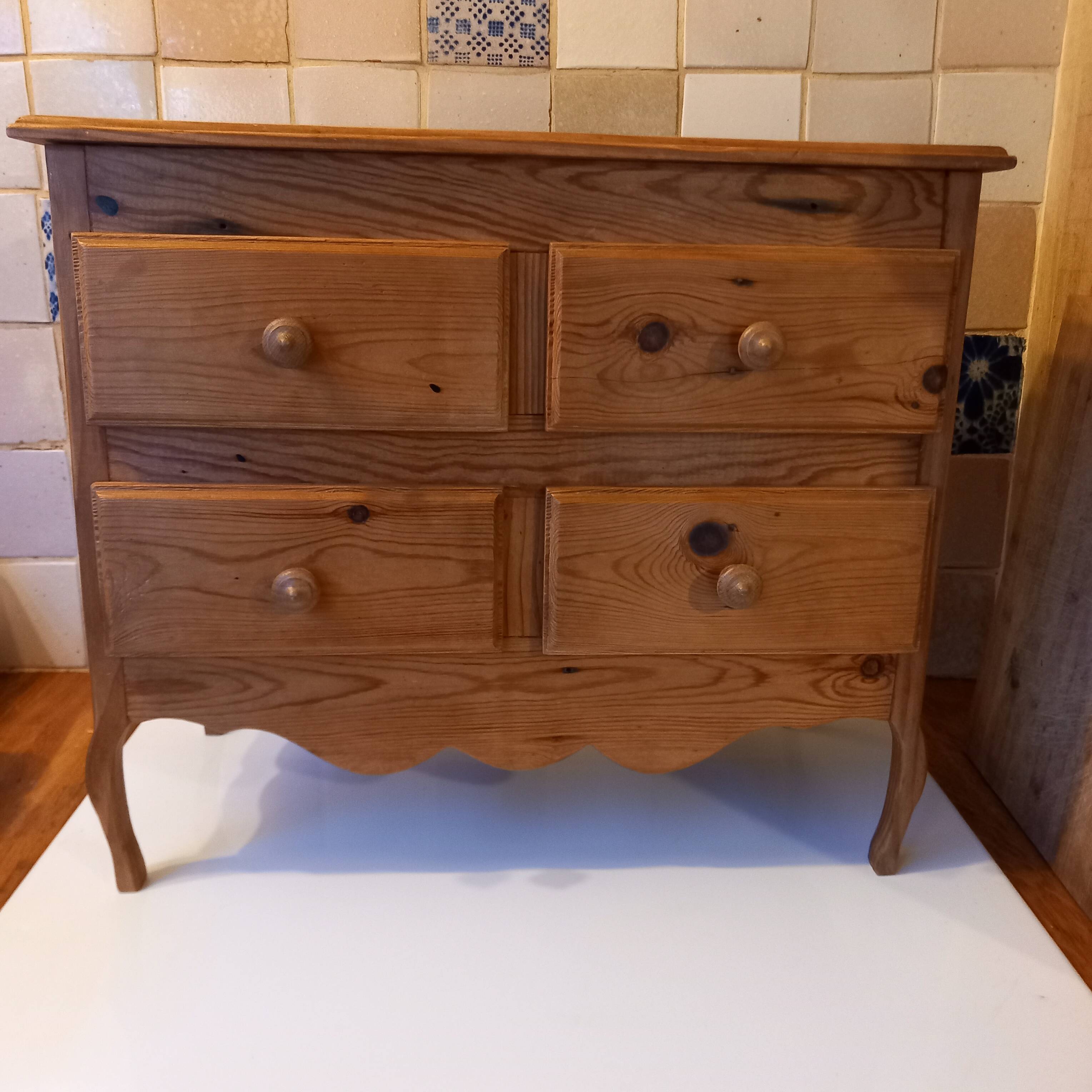Small wooden chest of drawers