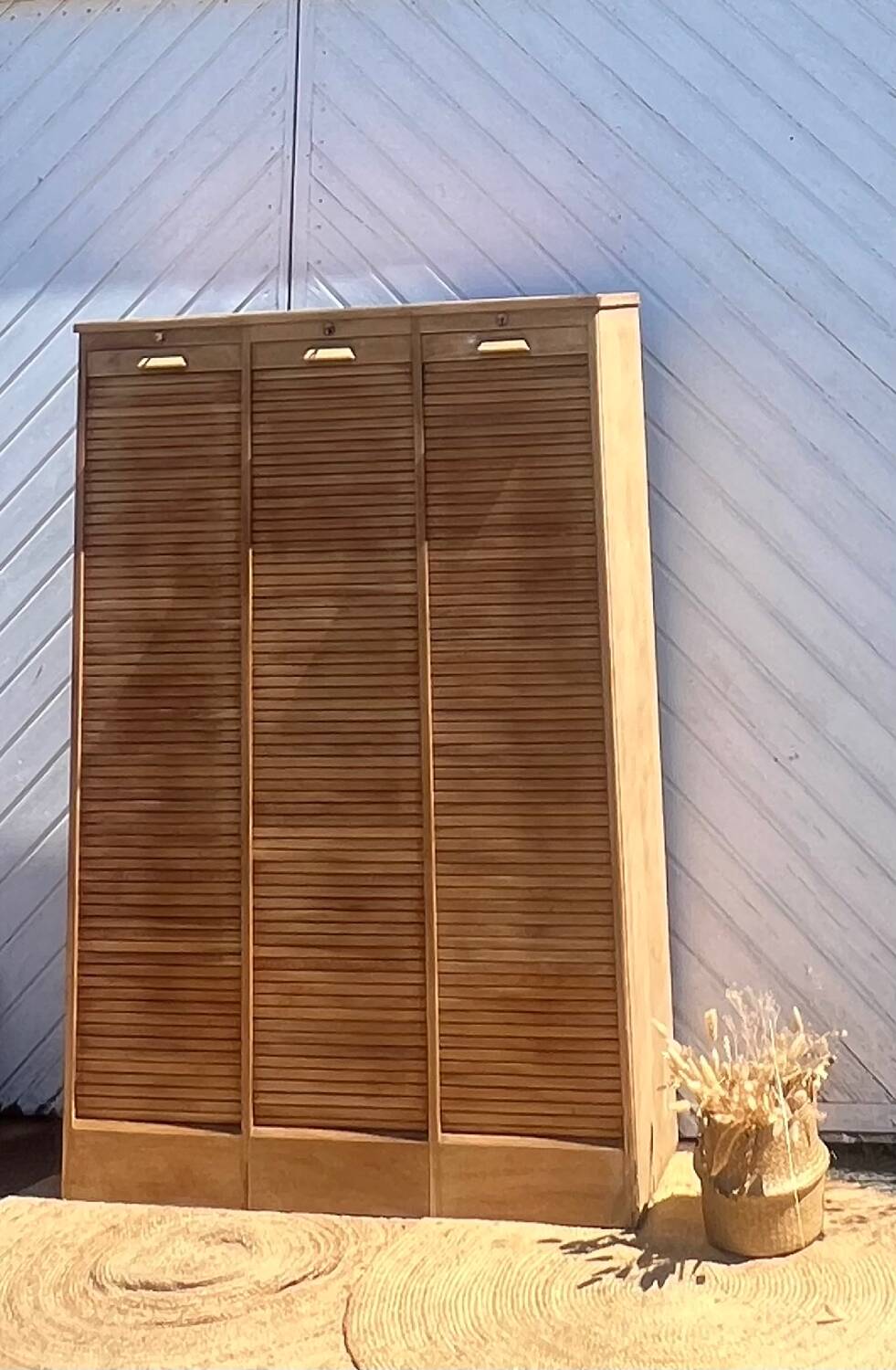 Triple filing cabinet with curtain in raw oak