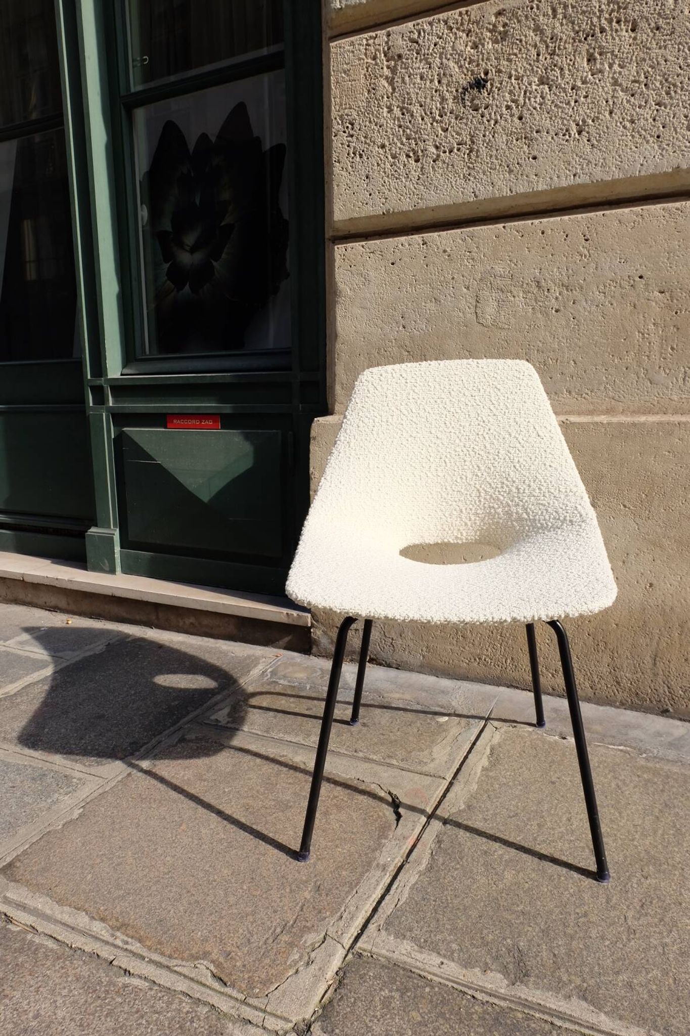 Chaise Amsterdam dite Tonneau par Pierre Guariche