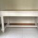 Bureau ancien en chêne sculpté et cérusé