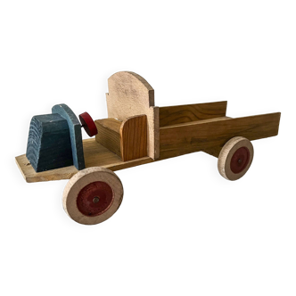 Wooden flatbed truck from the 30s and 40s