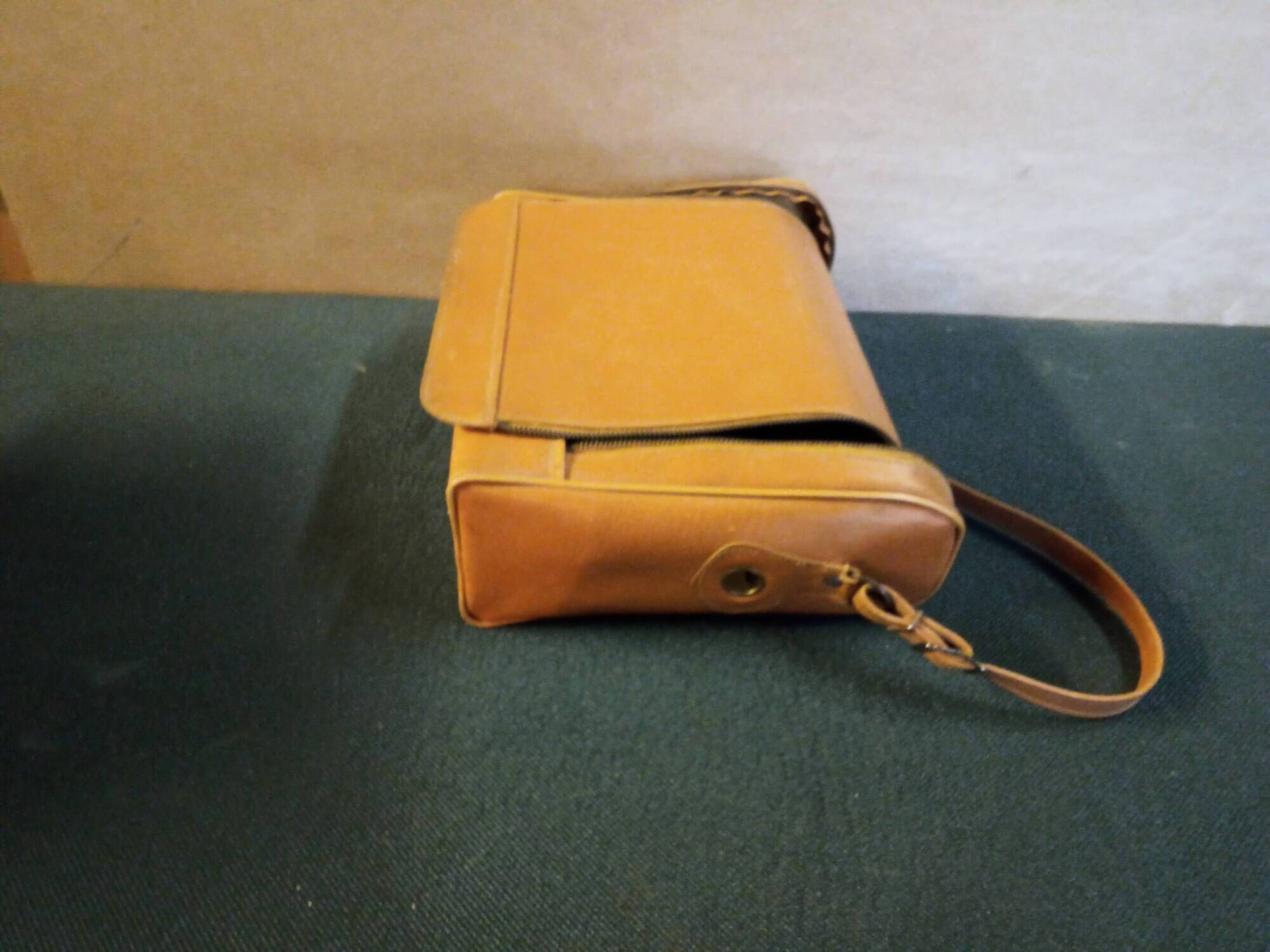 Poste radio transistor avec Sacoche