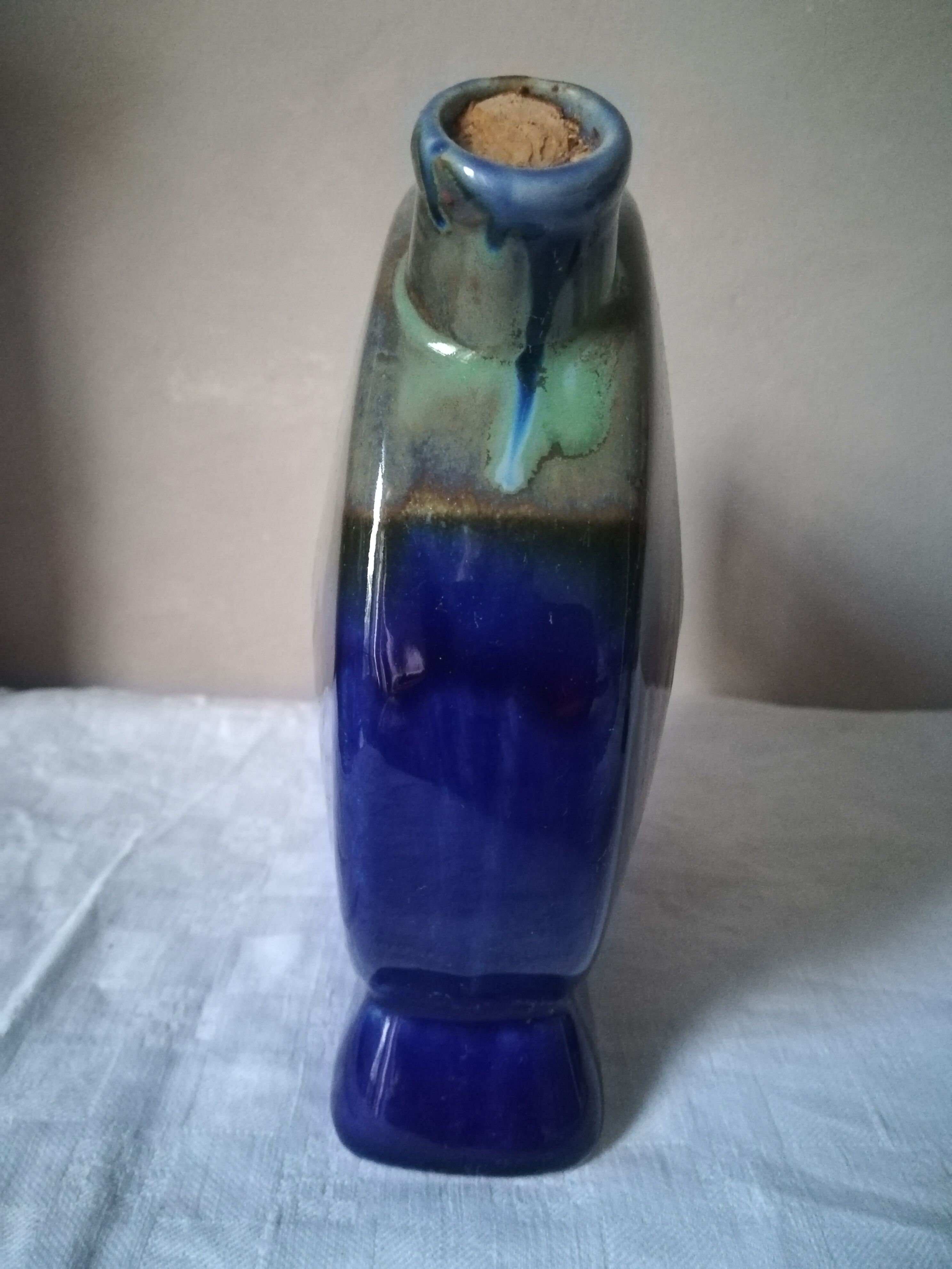 Bouteille à liqueur en céramique émaillée