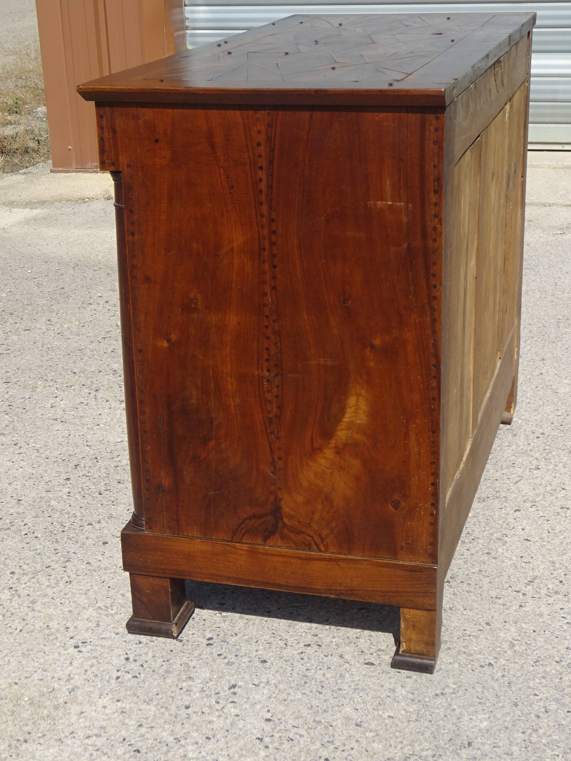 Antique buffet à colonnes semi détachées style Empire