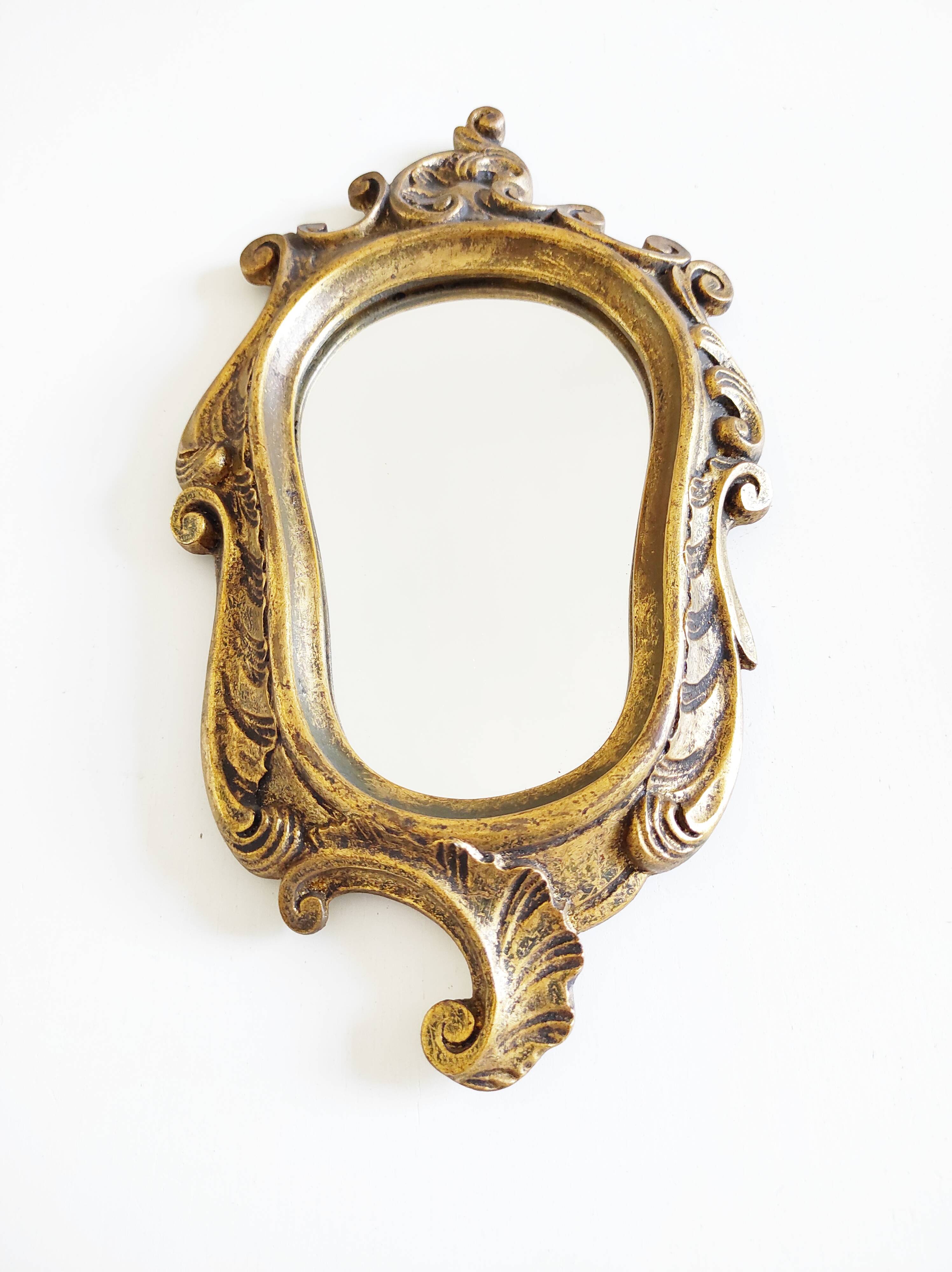 Miroir en bois doré