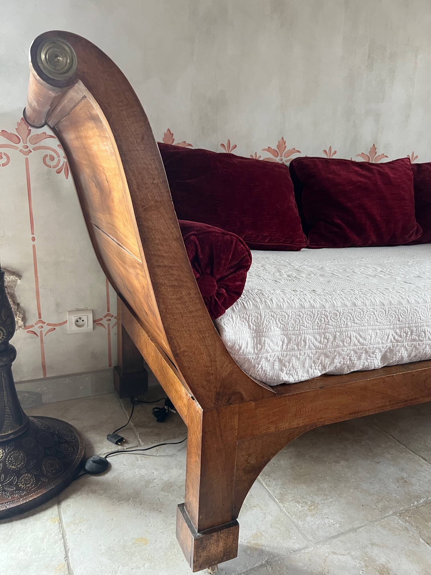 Empire style daybed (19th century) + new mattress (sleeping area 180x73cm), walnut chaise longue