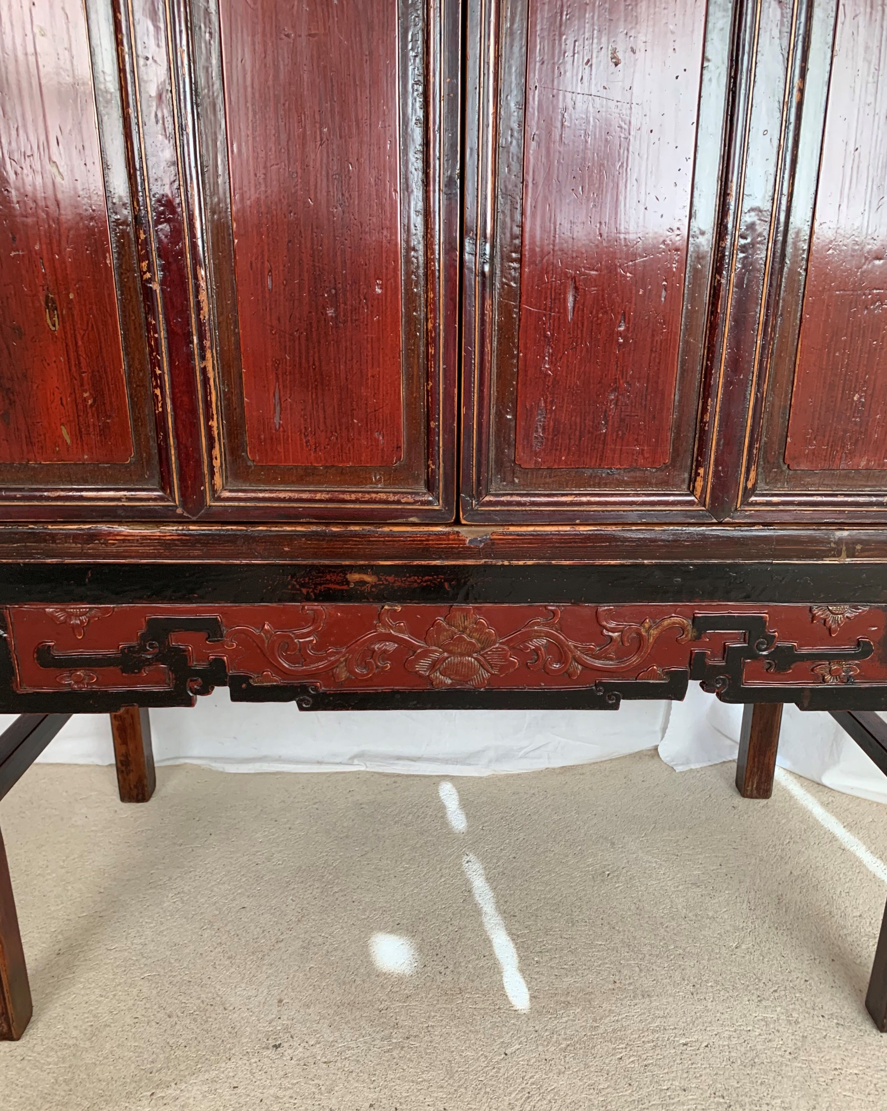 Chinese lay cabinet