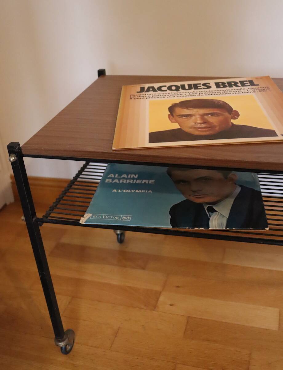 Black metal turntable table